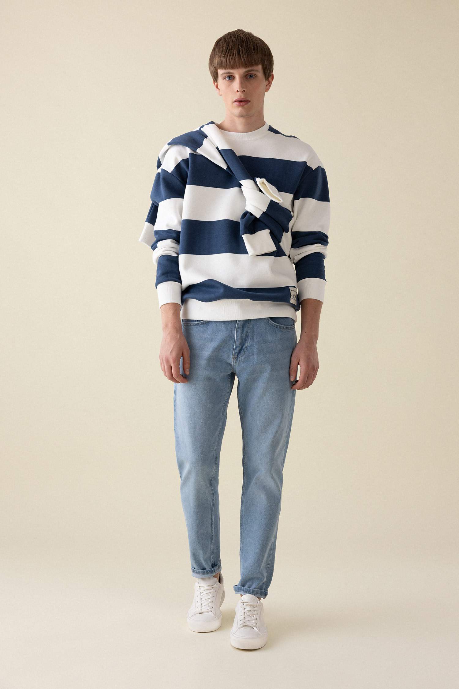 Slim Tapered Fit Dar Kalıp Normal Bel Daralan Paça Jean Pantolon