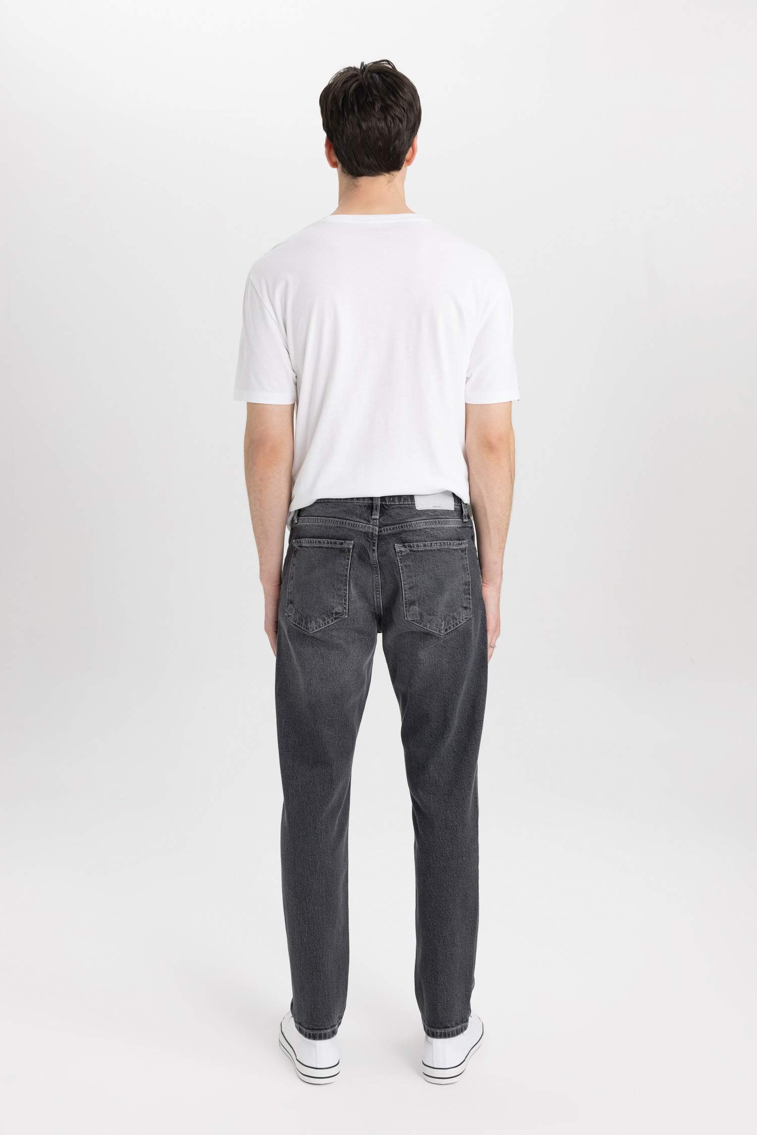 Slim Tapered Fit Dar Kalıp Normal Bel Daralan Paça Jean Pantolon