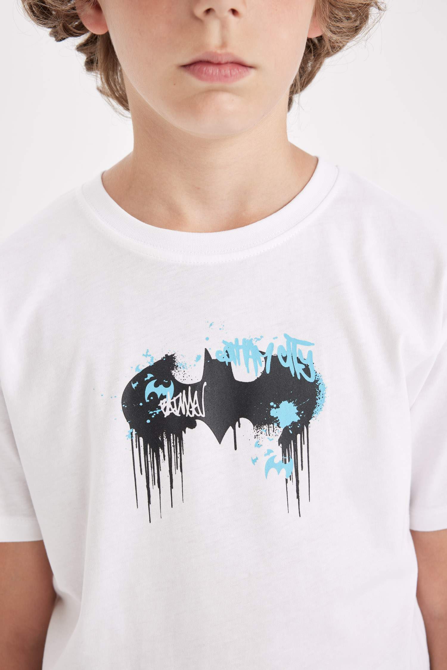 تيشيرت ولادي قصة عادية بياخة مستديرة من باتمان