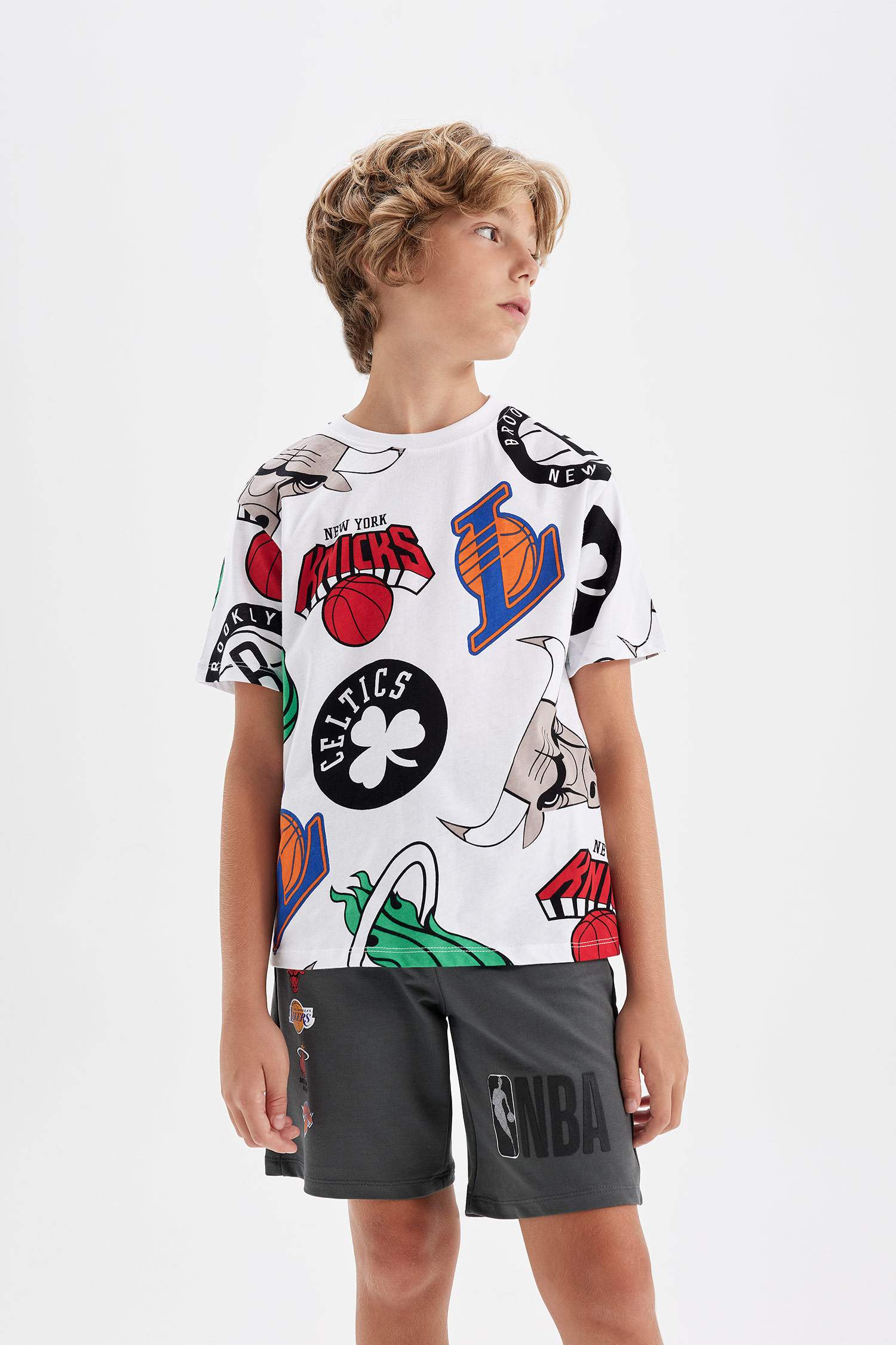 Erkek Çocuk NBA Current Teams Bisiklet Yaka Kısa Kollu Tişört