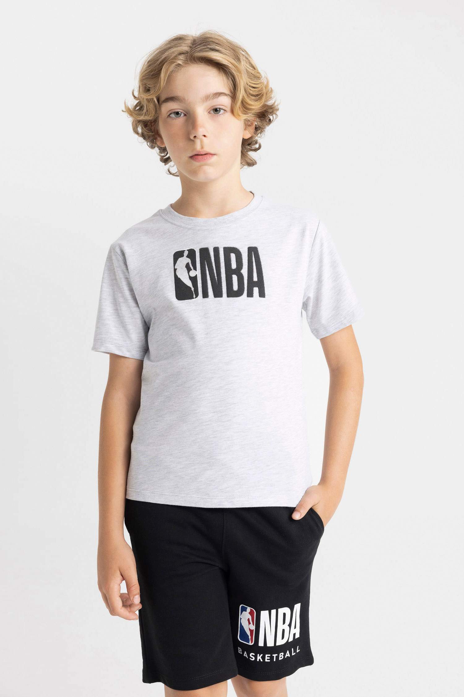 Erkek Çocuk NBA Wordmark Bisiklet Yaka Kısa Kollu Tişört