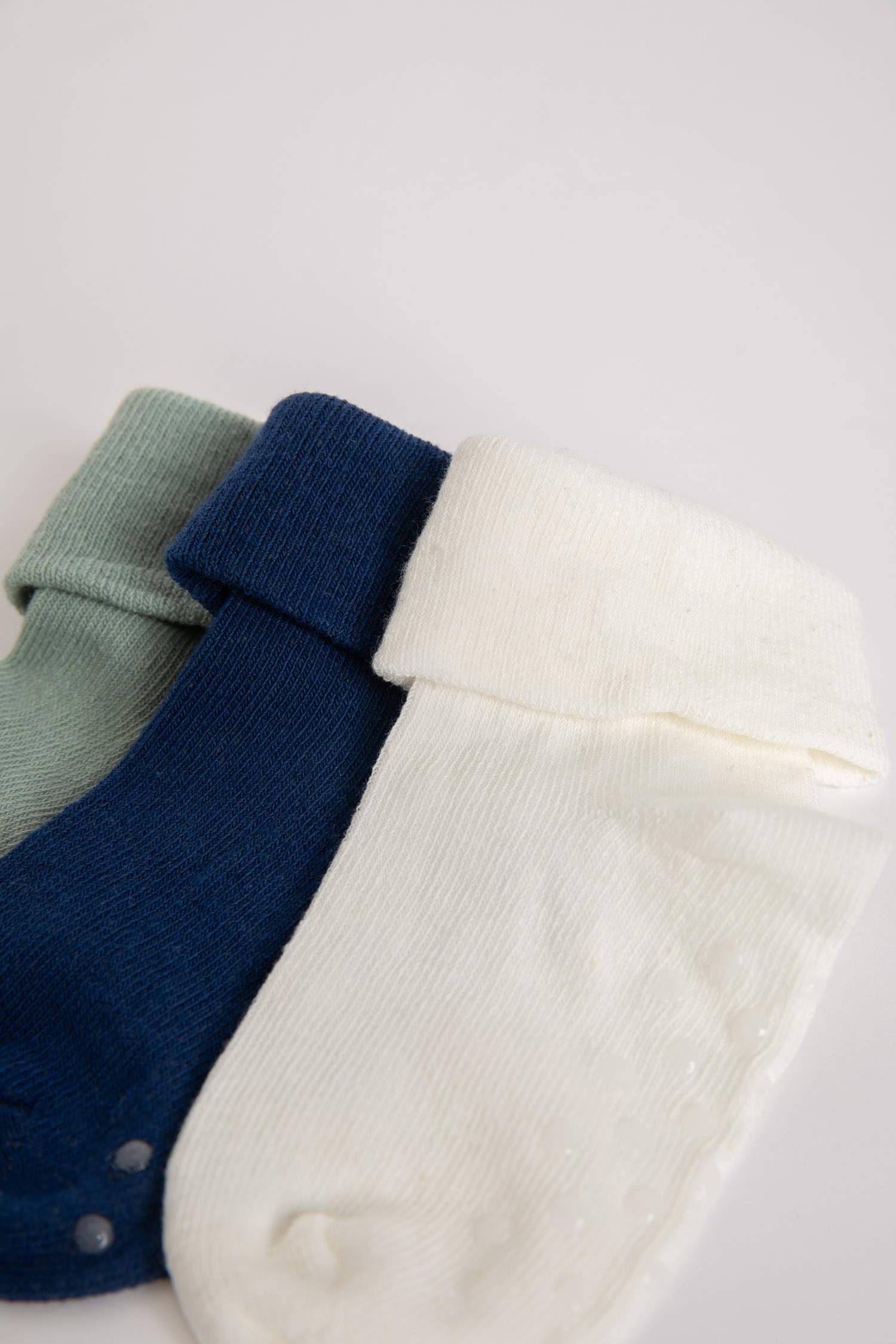 Erkek Bebek Kaydırmaz Taban 3'lü Pamuklu Uzun Çorap