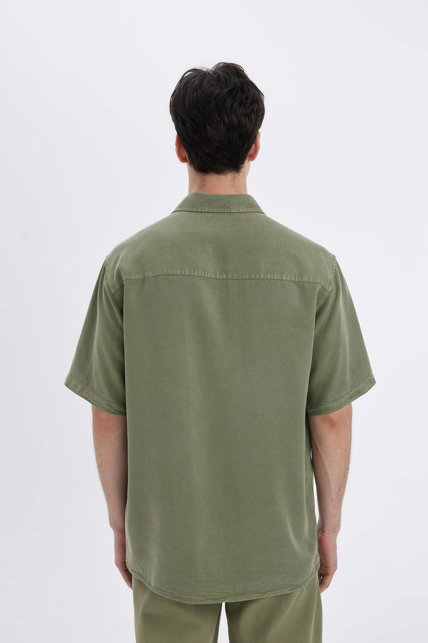 قميص نص ردن قصة عادية قماش ايسول