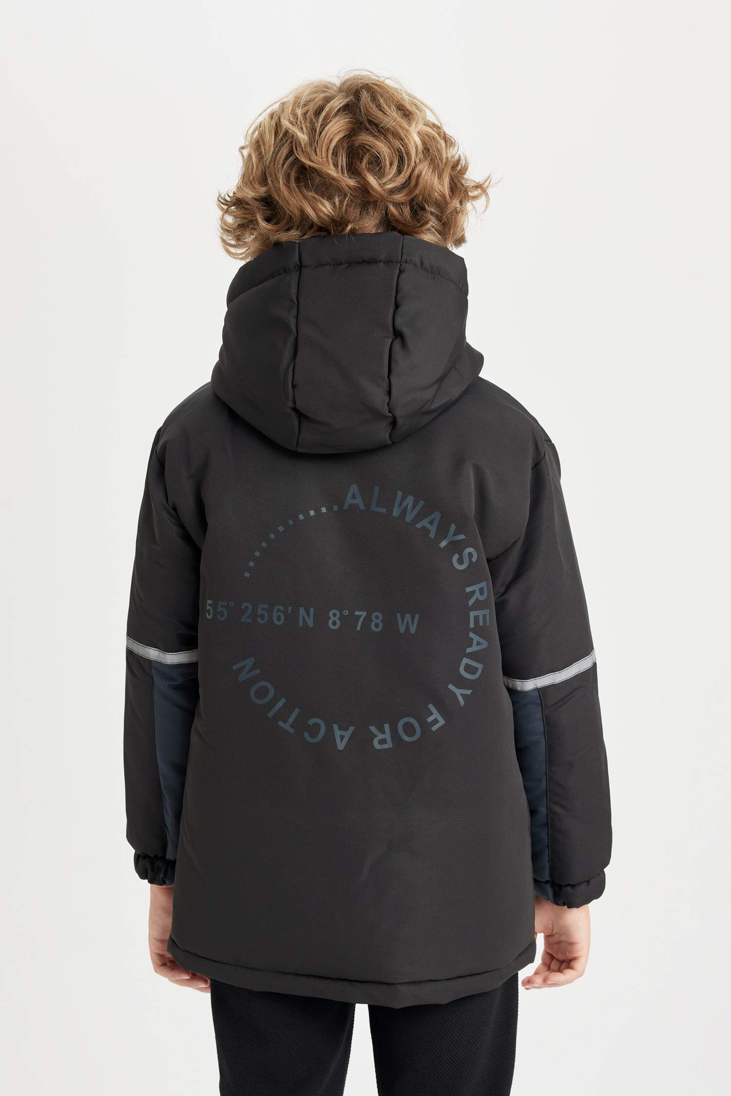 معطف مطر ولادي بغطاء للرأس مقاوم للماء