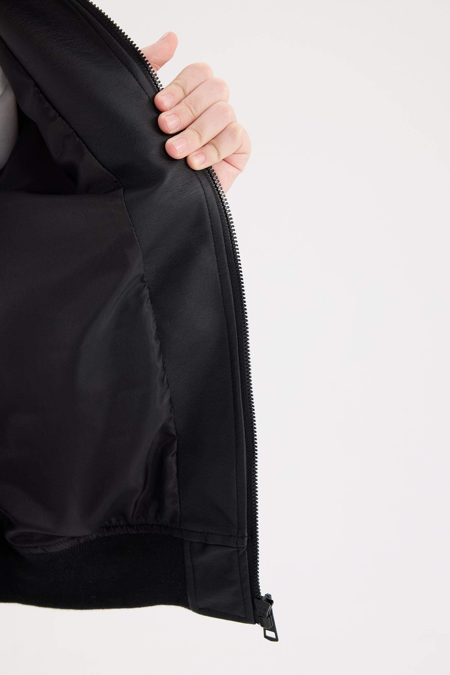 جاكيت بومبر اولادي وتر بروف جلد صناعي