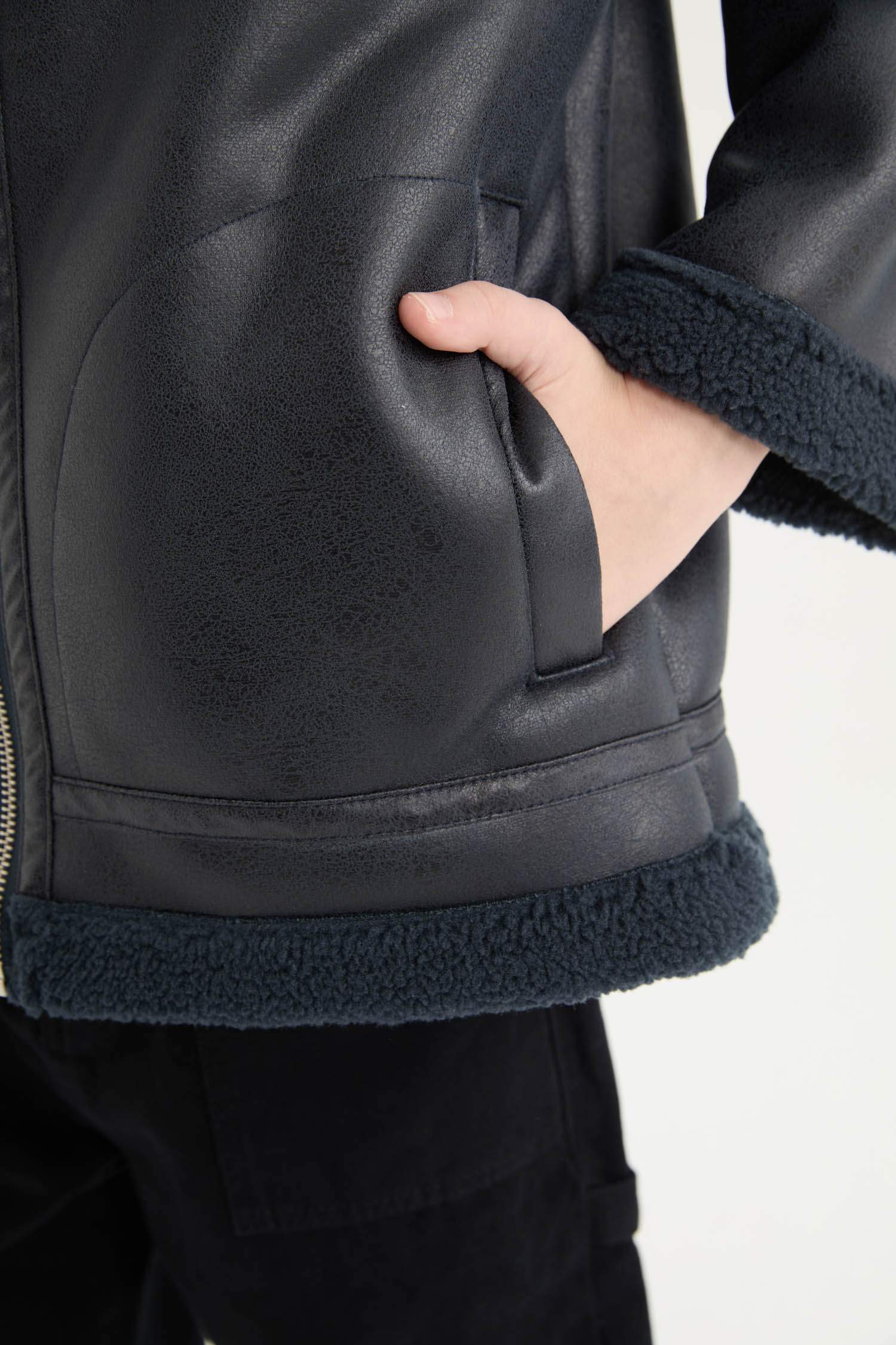 Erkek Çocuk Polo Yaka Pelüş Astar Mont