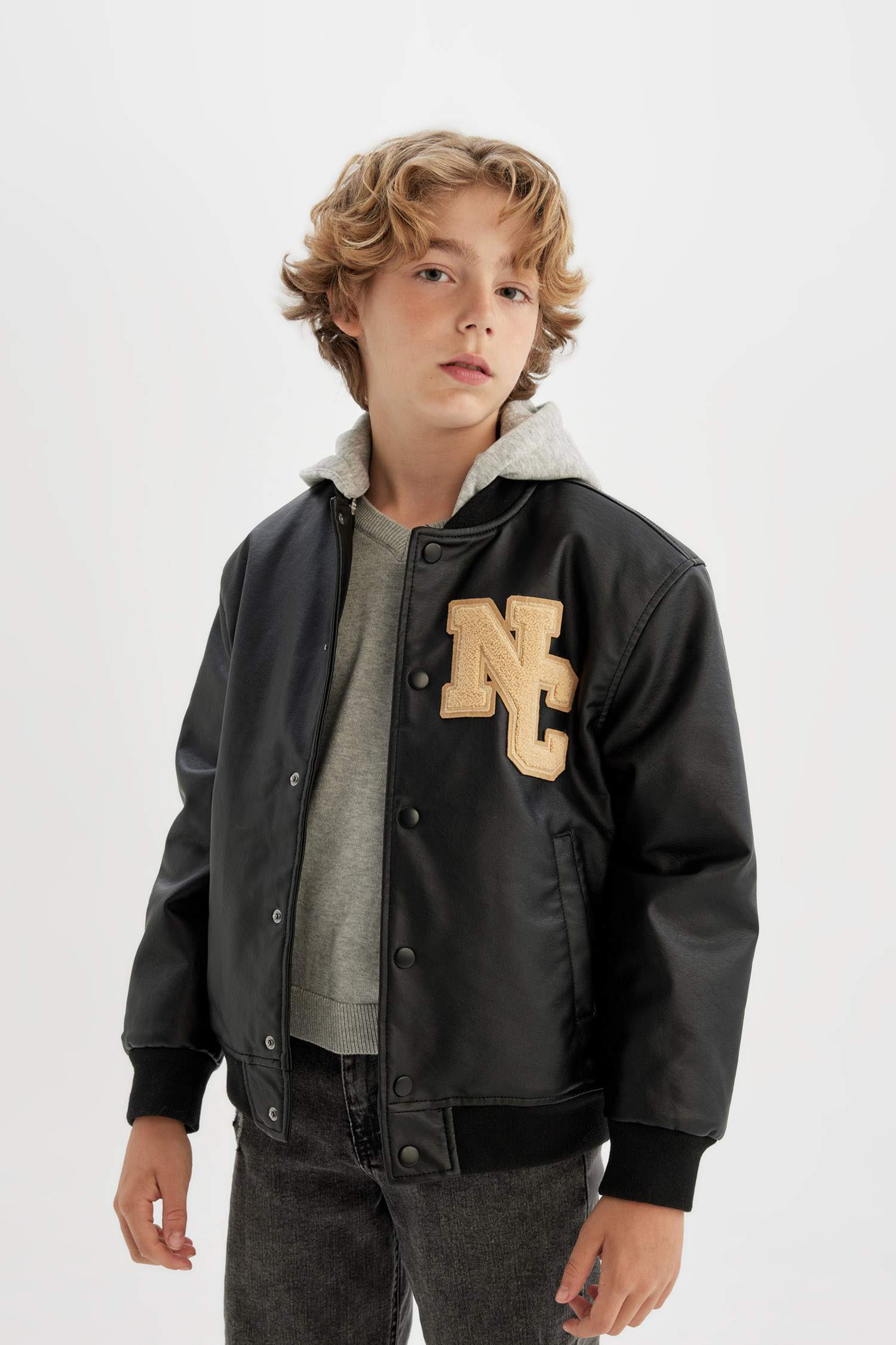 Erkek Çocuk Su Geçirmez Çıkarılabilir Kapüşonlu Çıtçıtlı Çift Cepli Kolej Yaka Suni Deri Bomber Hafif Mont