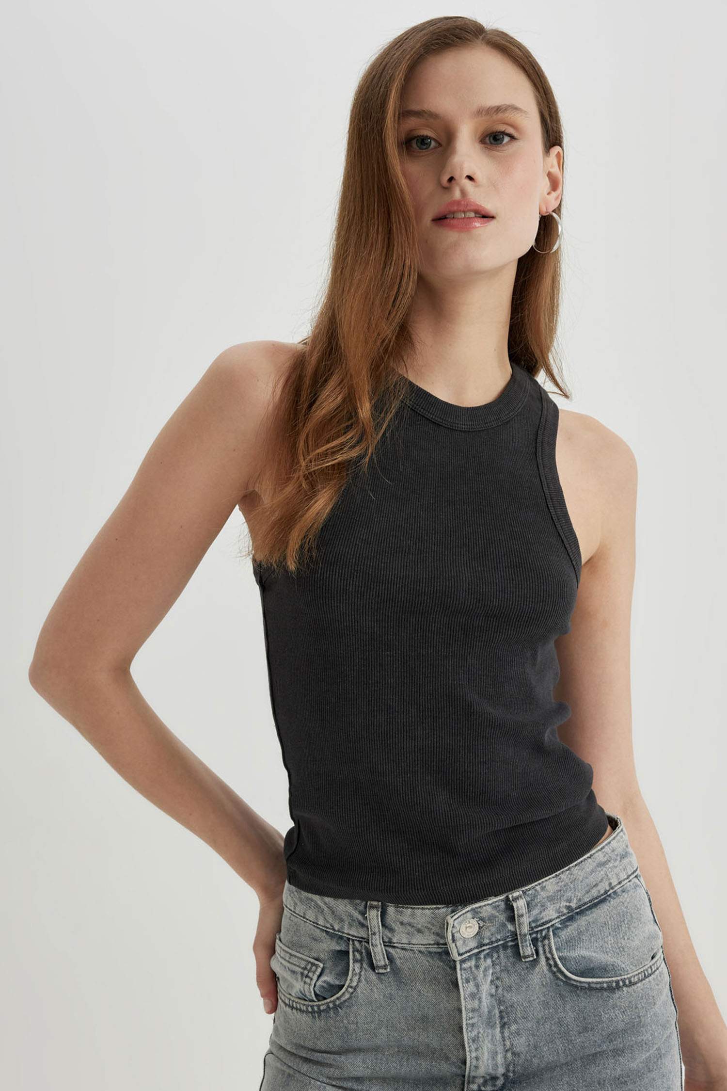 Slim Fit Dar Kesim Halter Yaka Fitilli Kaşkorse Yıkamalı Soluk Efektli Atlet