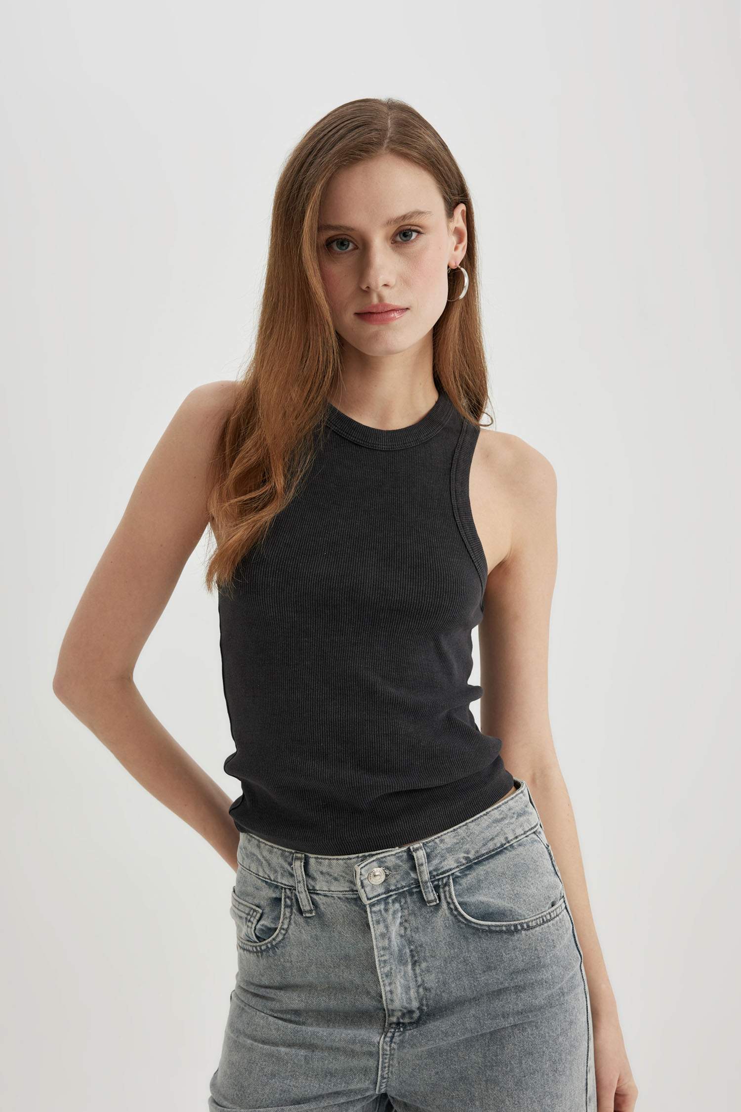 Slim Fit Dar Kesim Halter Yaka Fitilli Kaşkorse Yıkamalı Soluk Efektli Atlet