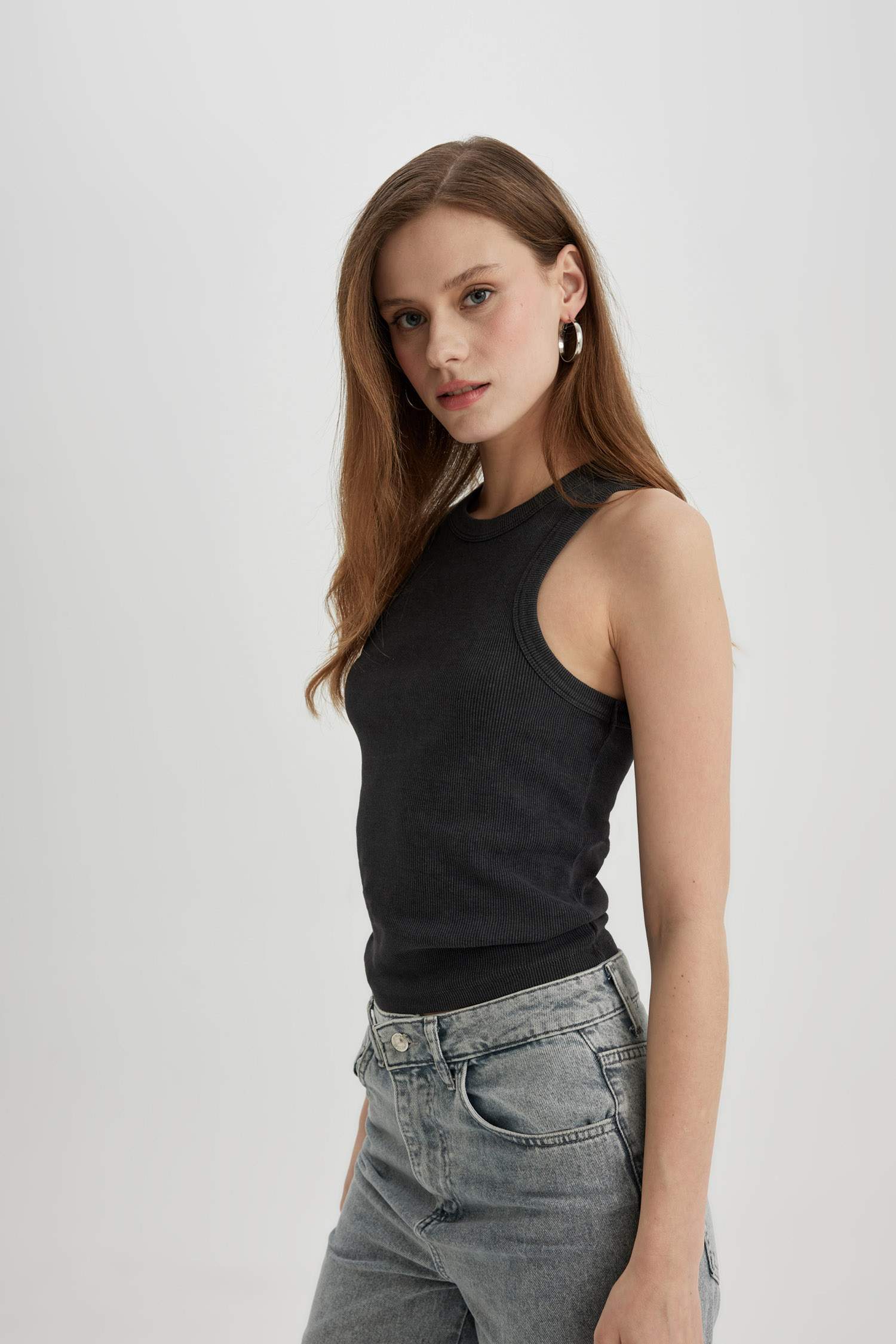 Slim Fit Dar Kesim Halter Yaka Fitilli Kaşkorse Yıkamalı Soluk Efektli Atlet