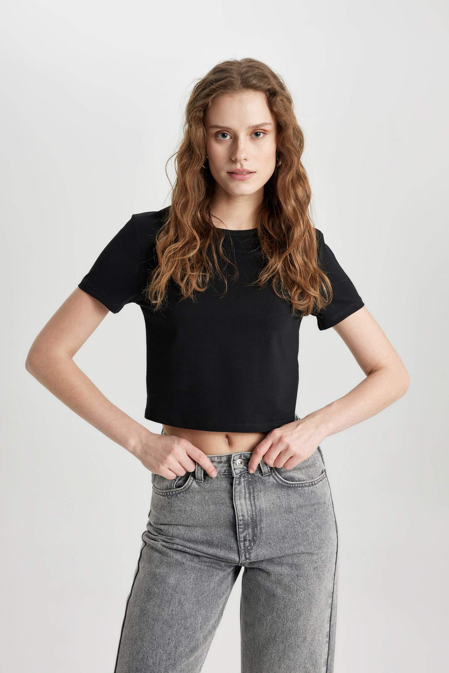 Slim Fit Crew Neck Short Sleeve T-Shirt