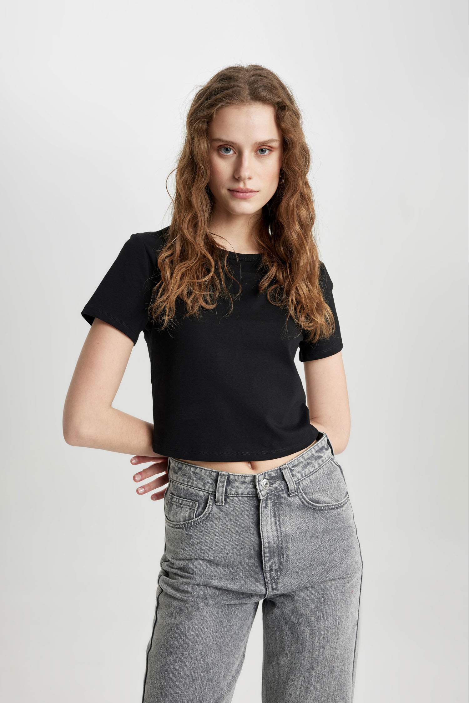 Slim Fit Crew Neck Short Sleeve T-Shirt