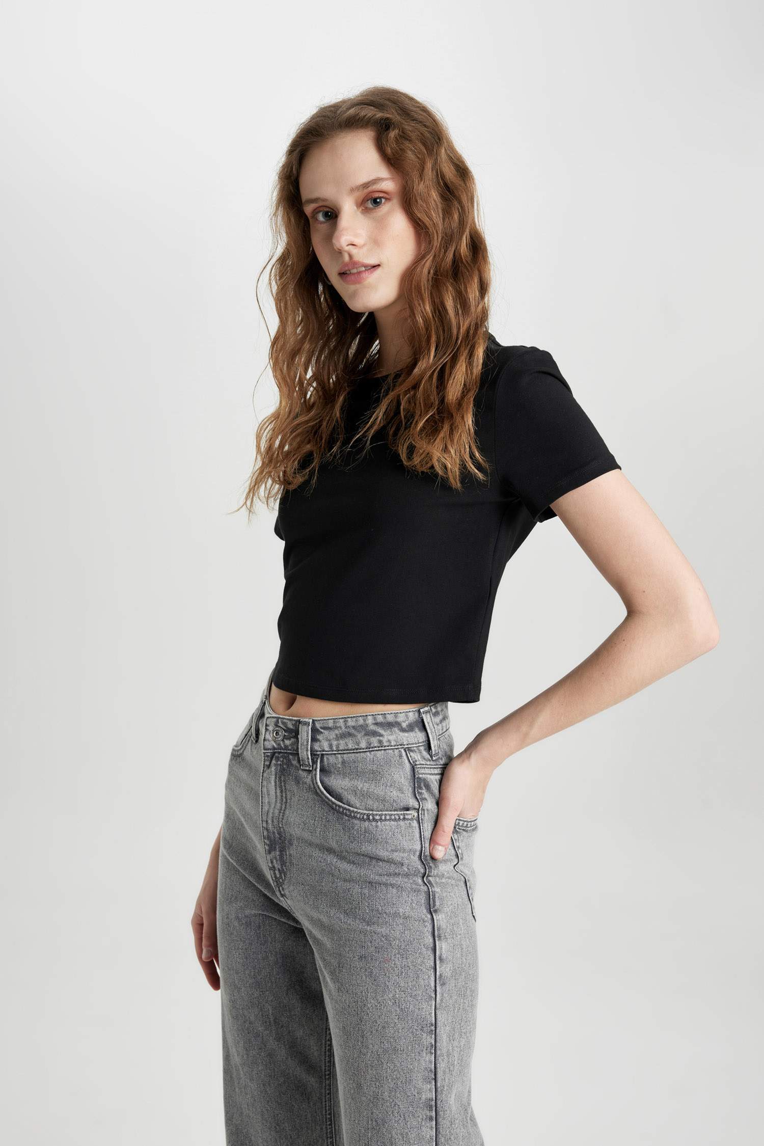 Slim Fit Crew Neck Short Sleeve T-Shirt