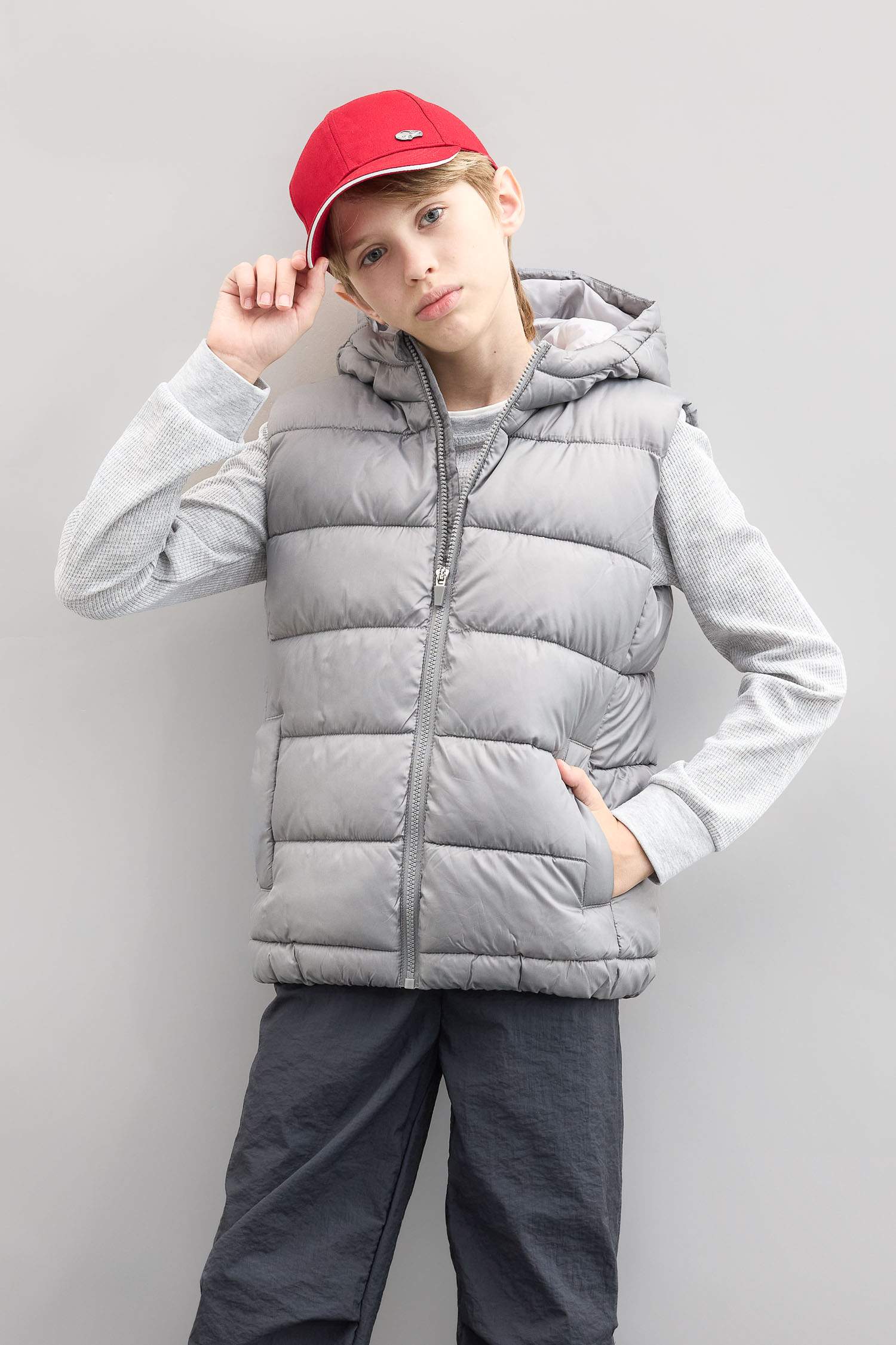 يلك نفخ اولادي بغطاء للرأس ومقاوم للماء