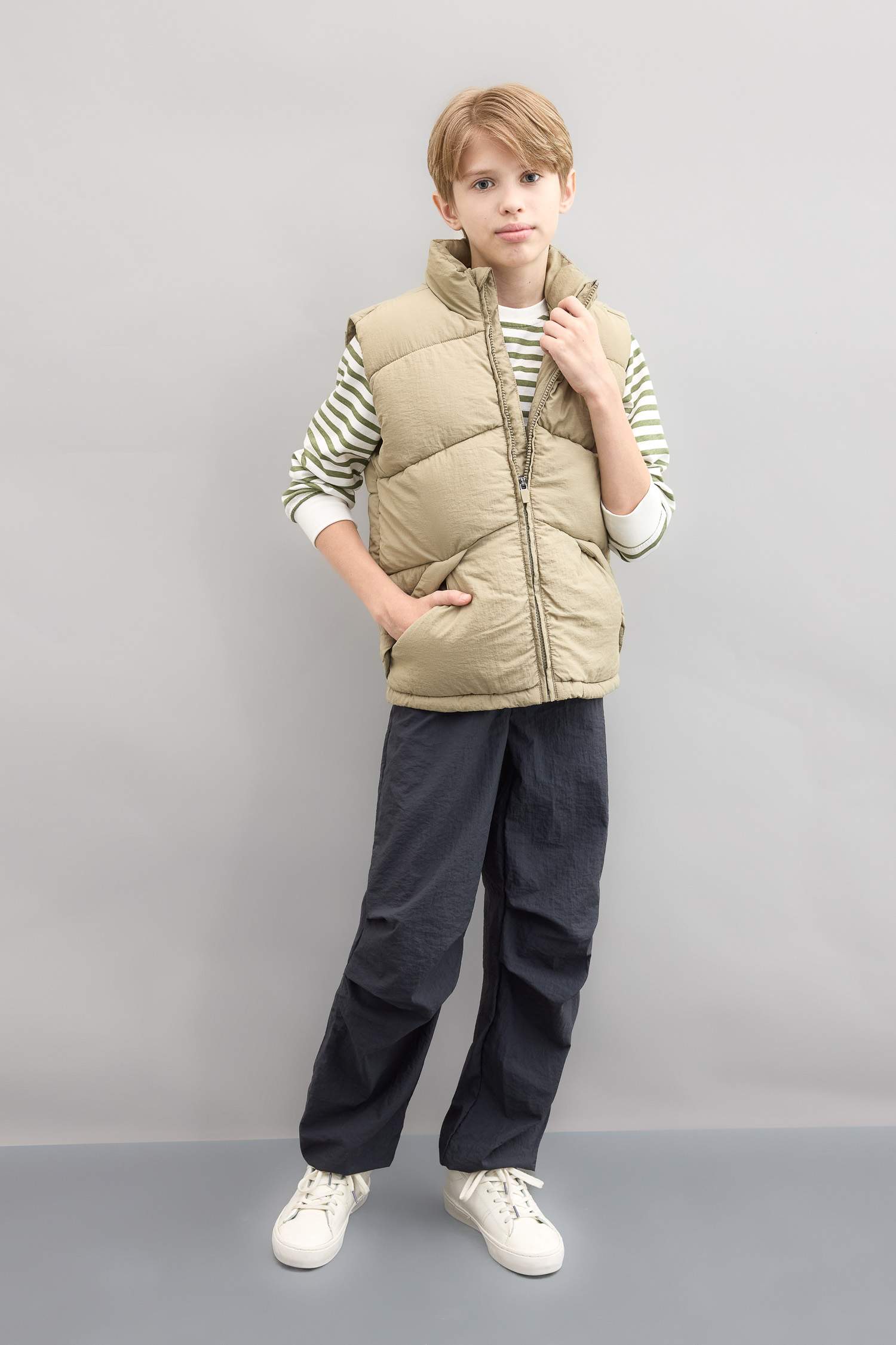 Erkek Çocuk Su Geçirmez Yarım Balıkçı Yaka Şişme Yelek