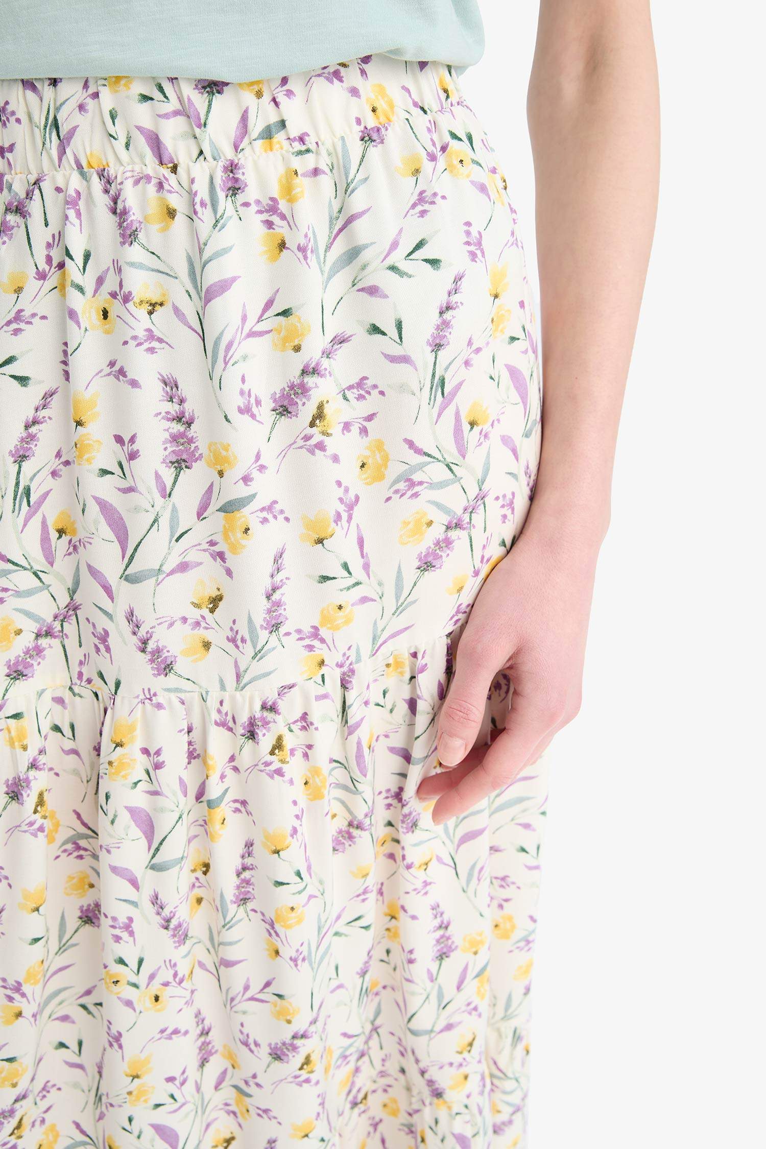 Beli Lastikli Çiçek Desenli Midi Etek