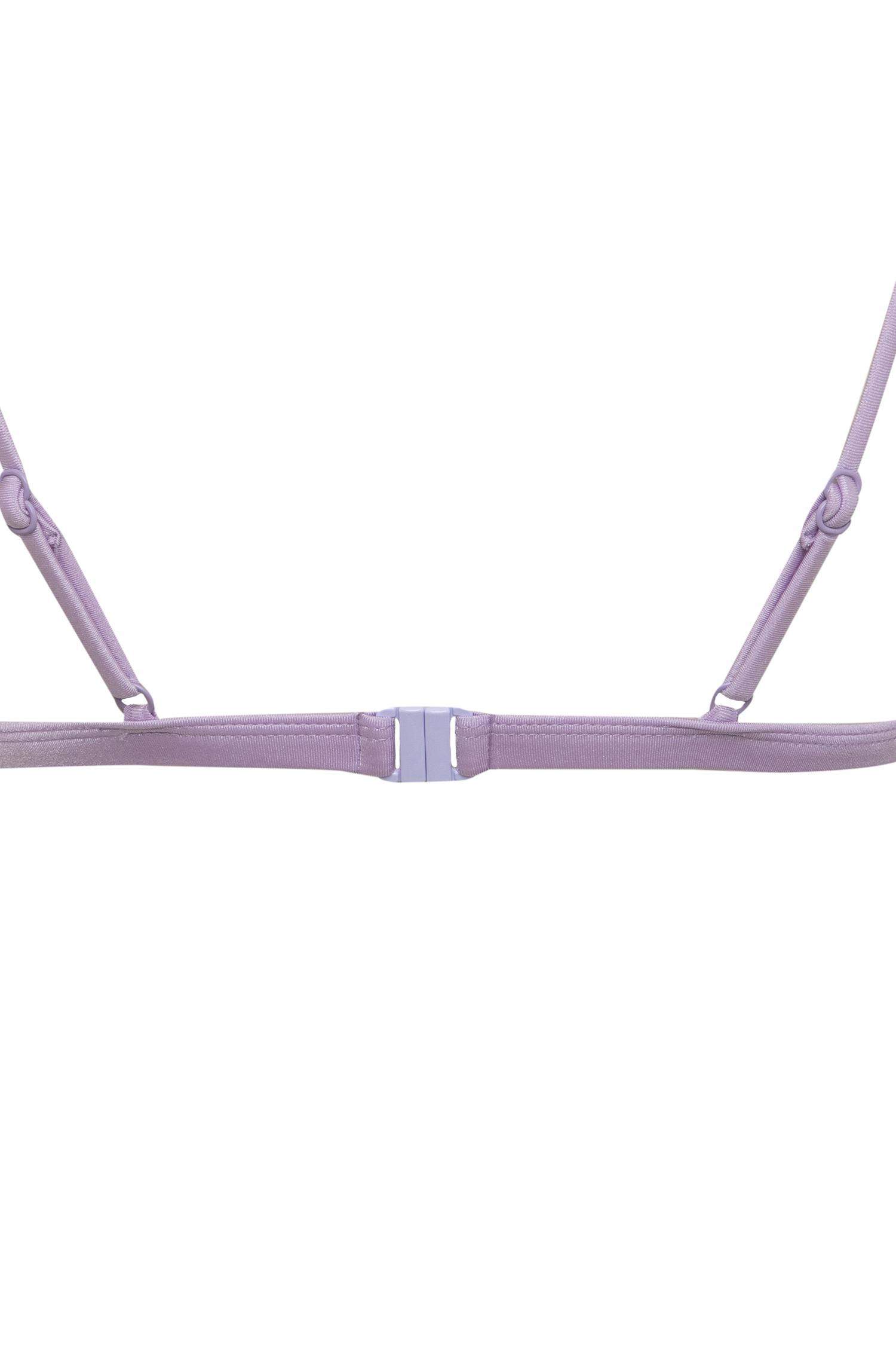 توب بكيني قصة عادية من Fall in Love