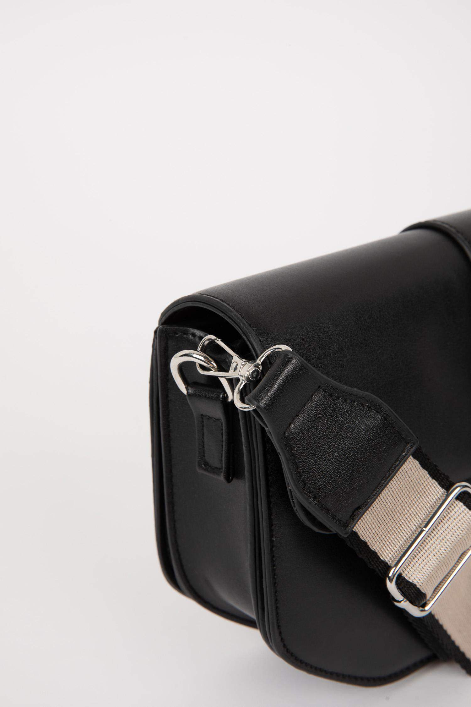 Kadın Uzun Askılı Suni Deri Çapraz Çanta