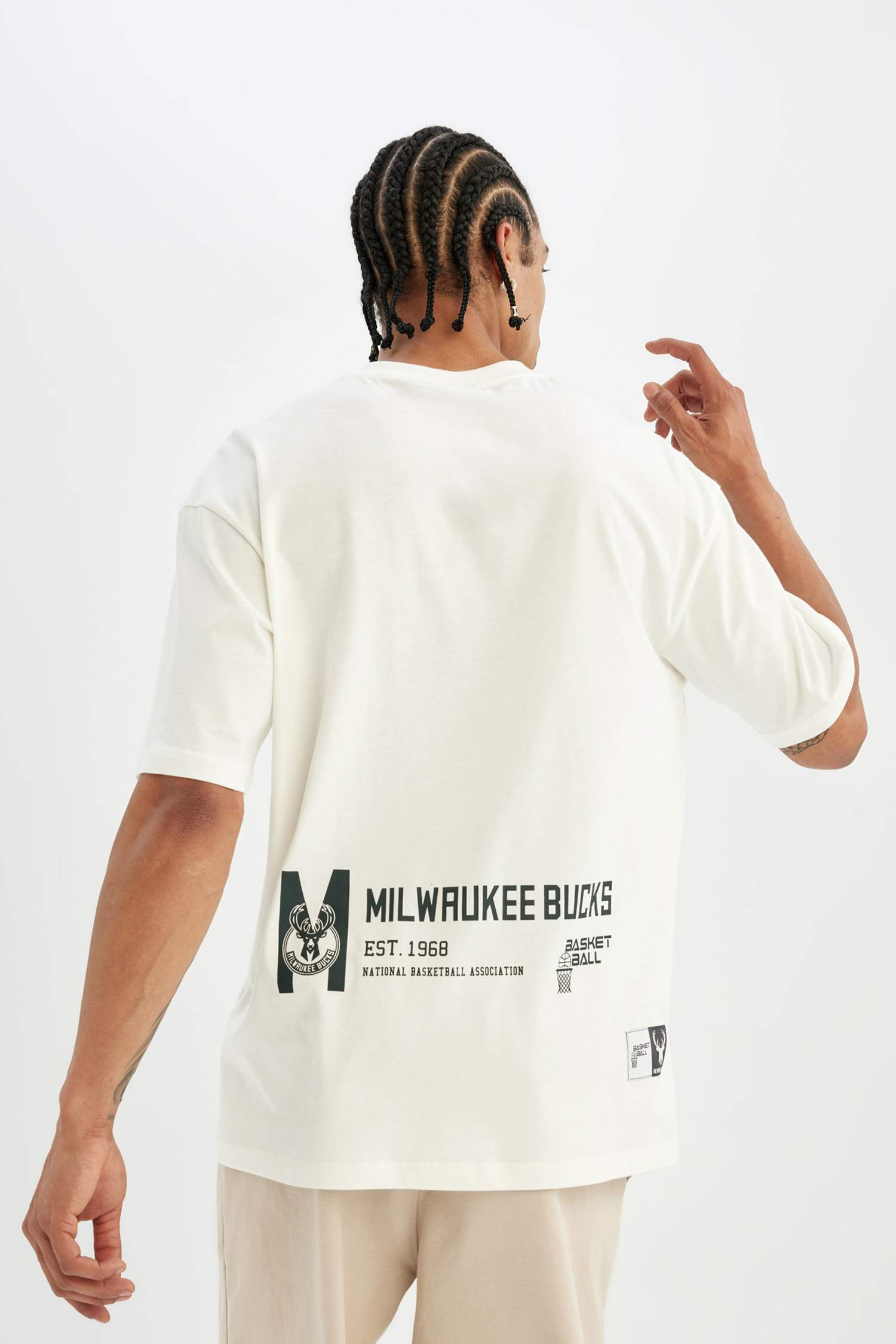 DeFactoFit NBA Milwaukee Bucks Oversize Fit Short Sleeve T-Shirt