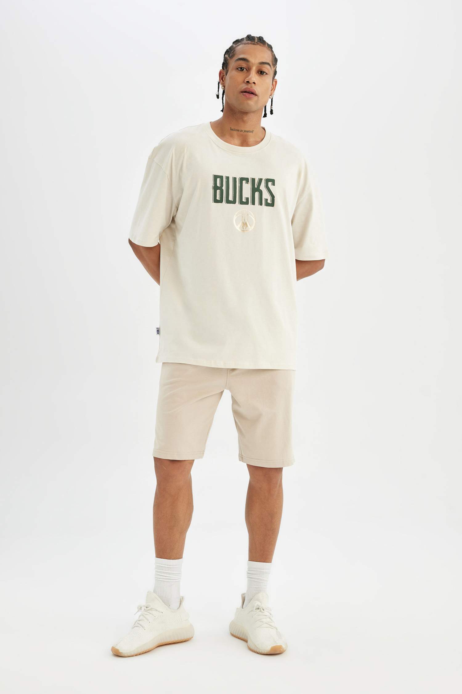 NBA Milwaukee Bucks Oversize Geniş Kalıp Bisiklet Yaka Kısa Kollu Tişört