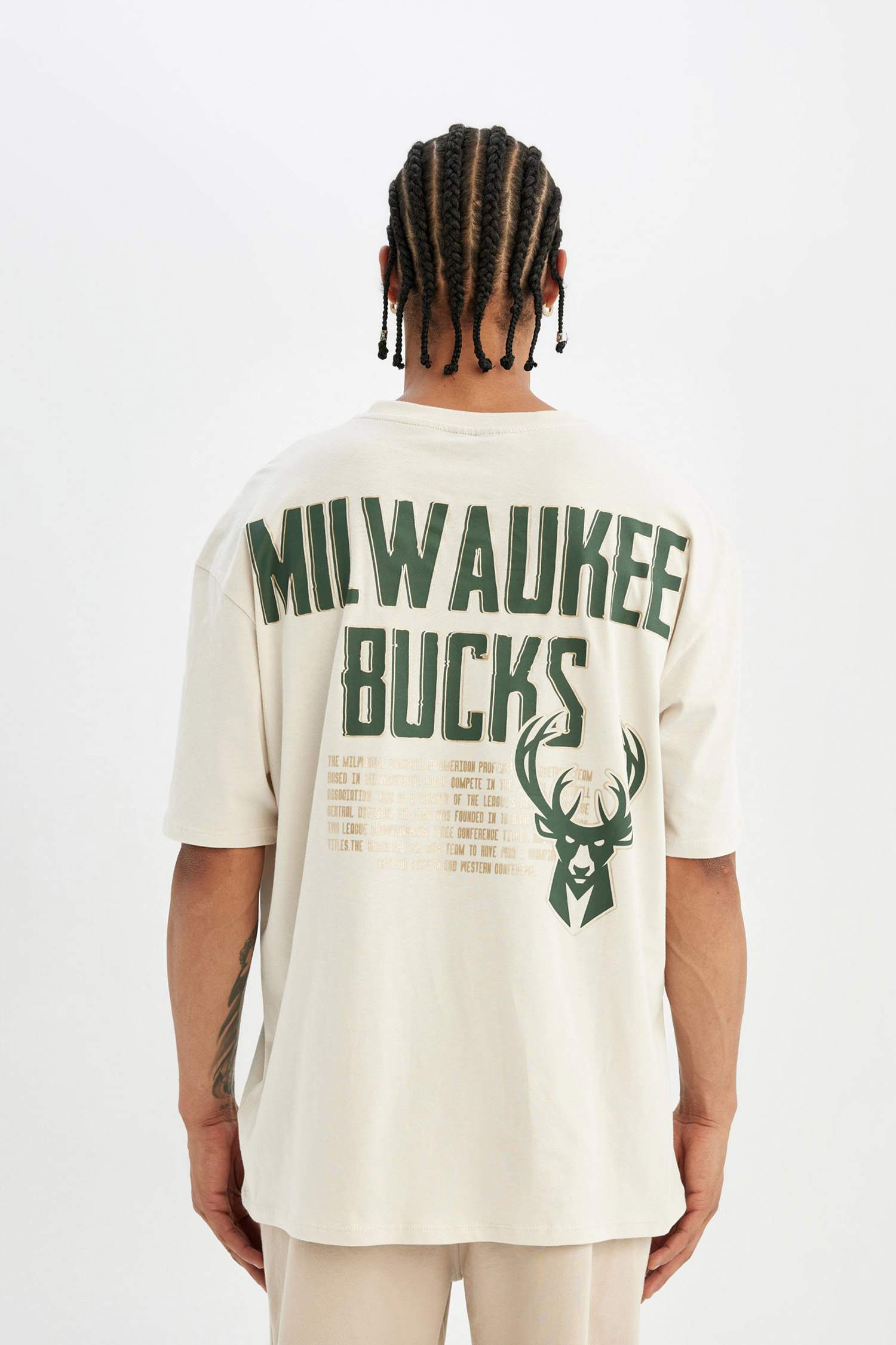 NBA Milwaukee Bucks Oversize Geniş Kalıp Bisiklet Yaka Kısa Kollu Tişört
