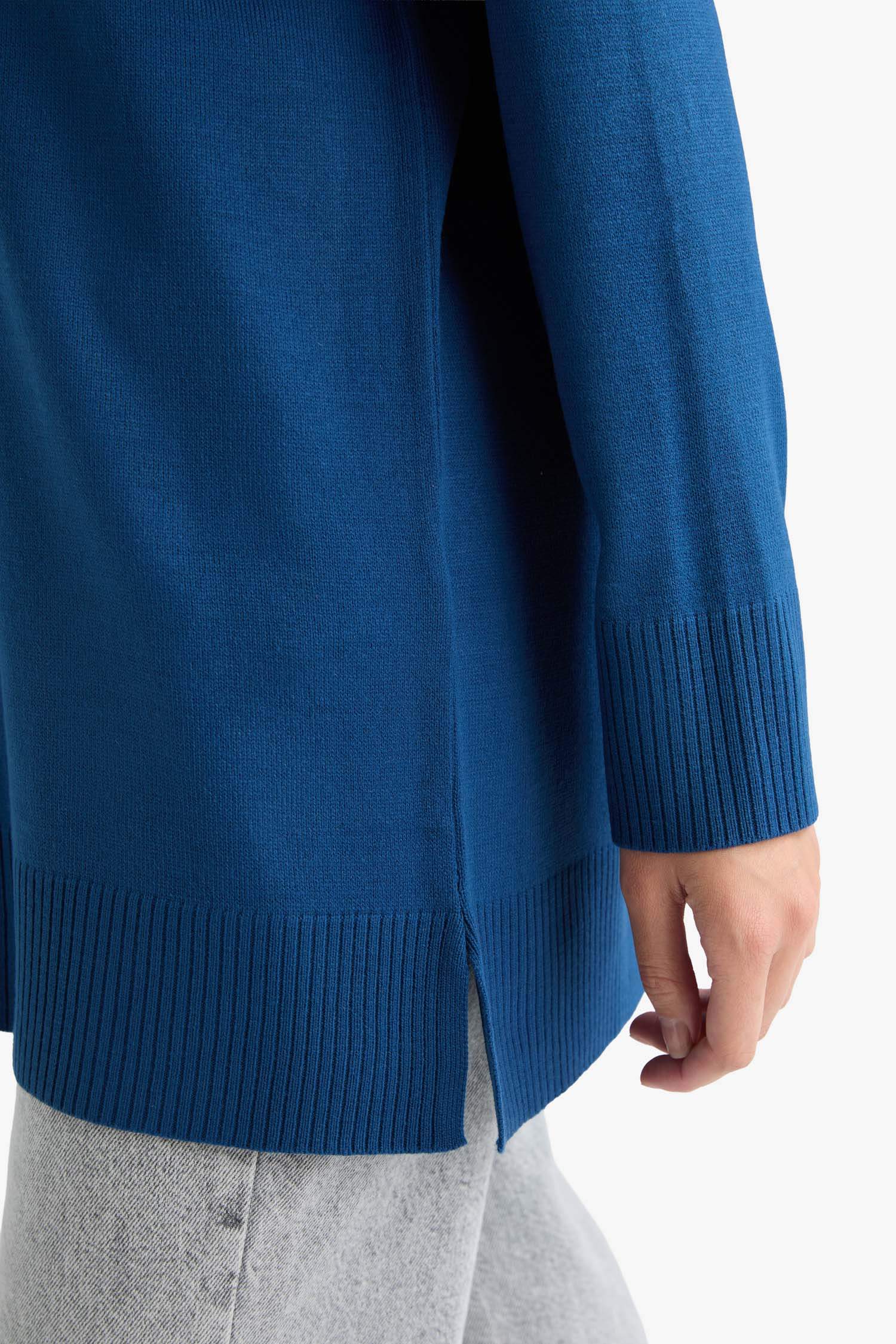 تونيك قصة عادية برقبة مستديرة