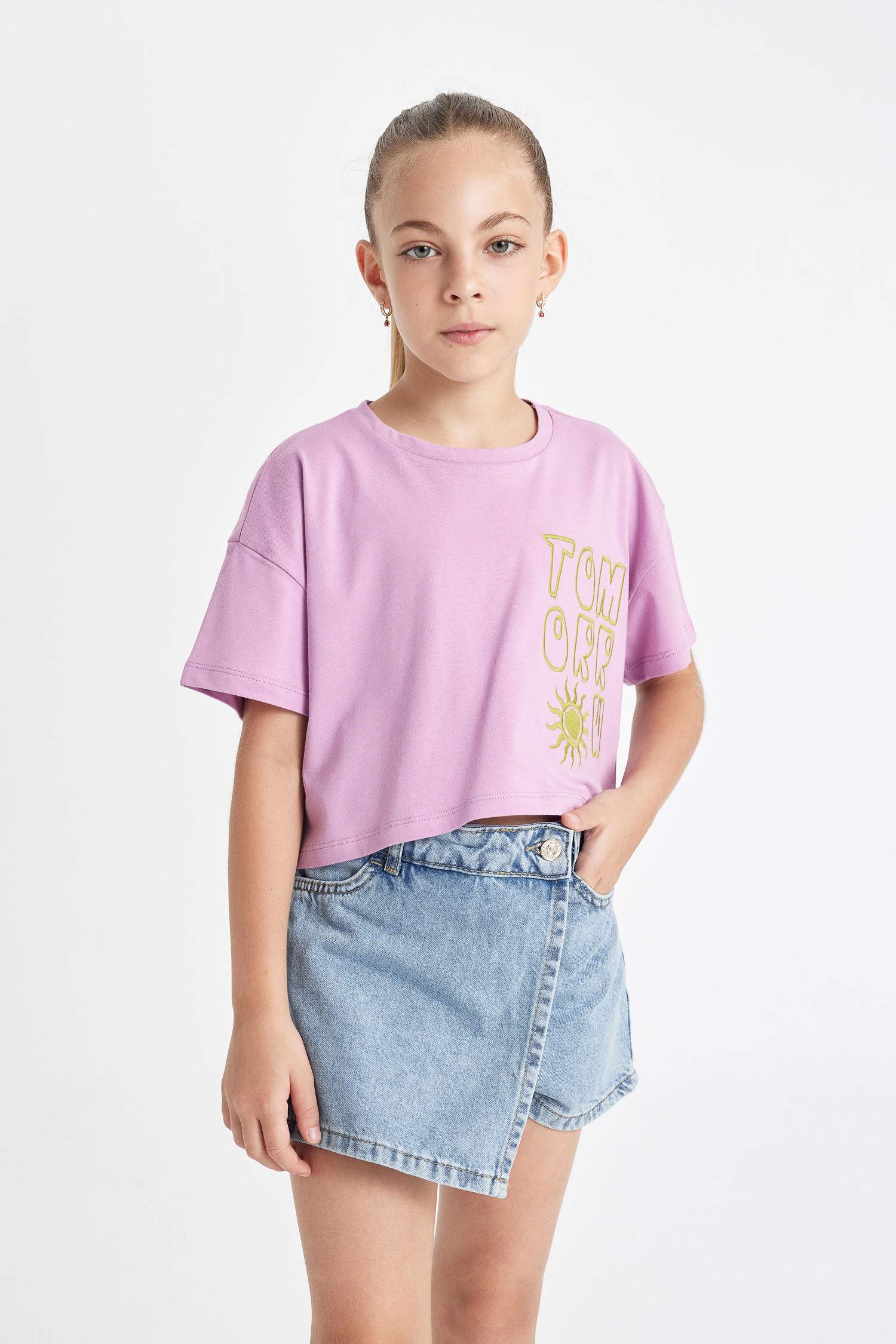 تيشيرت كروب بناتي نص كم برقبة مستديرة