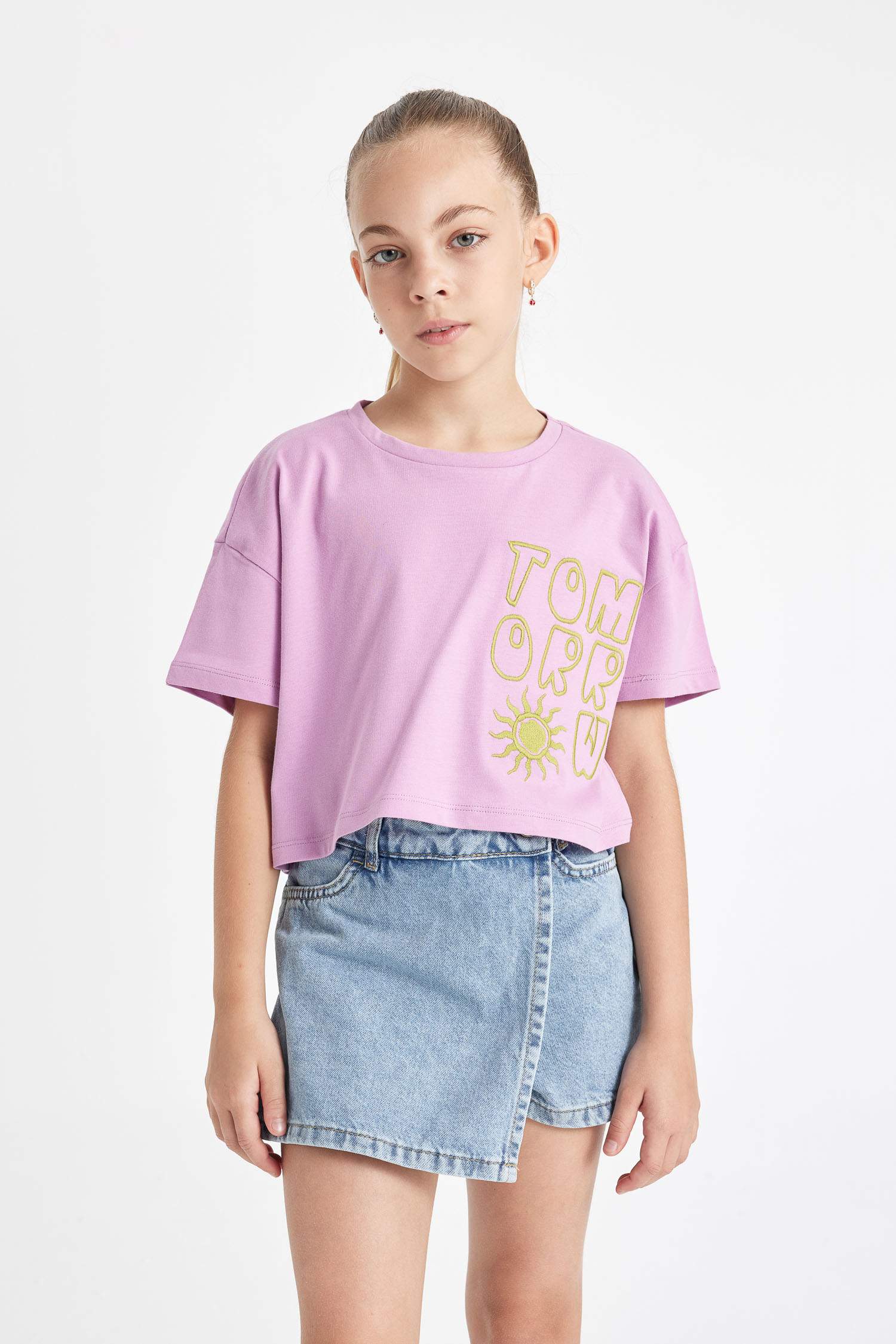 تيشيرت كروب بناتي نص كم برقبة مستديرة