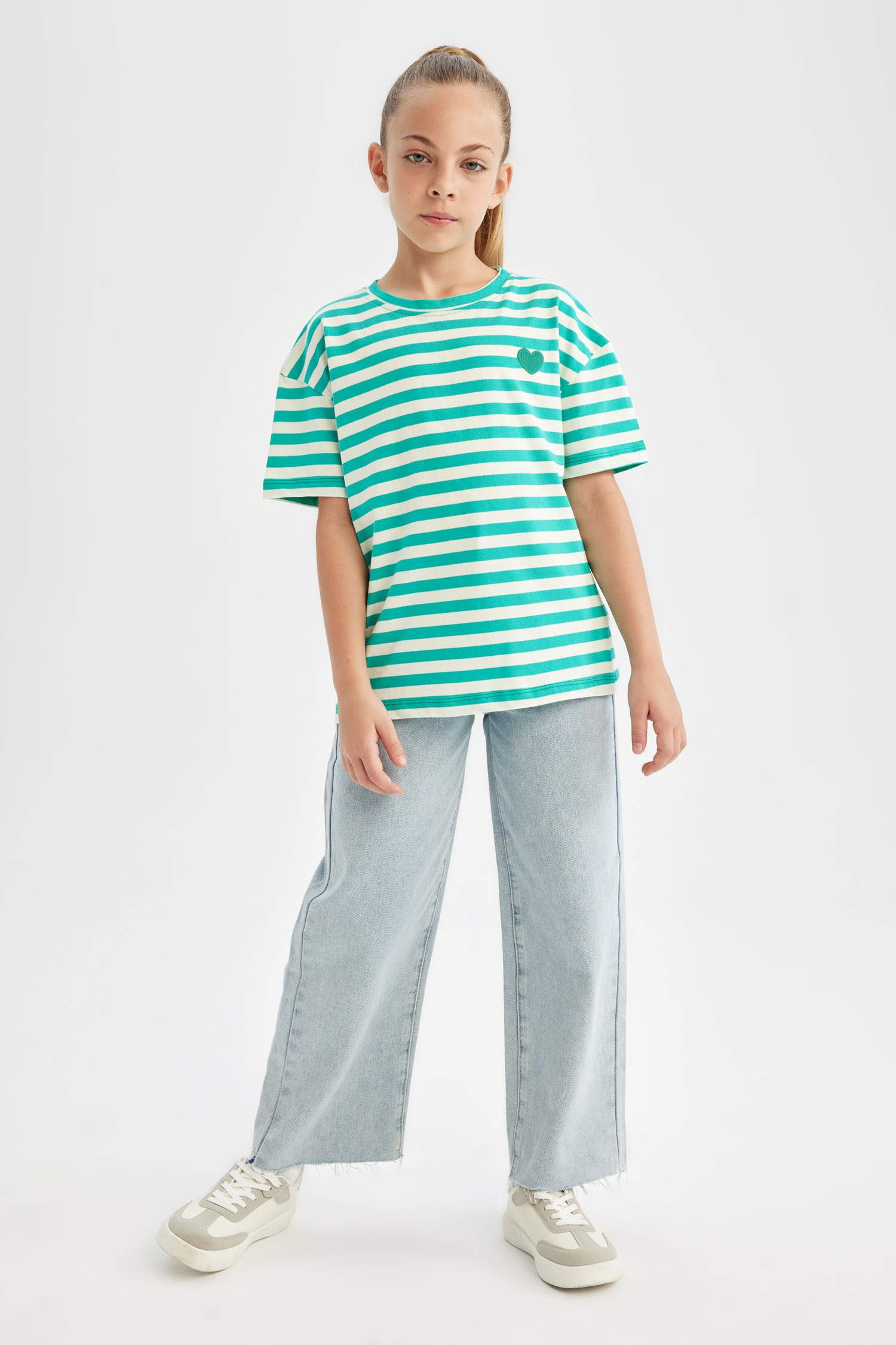 تيشيرت بناتي نص ردن اوفر سايز بطبعة