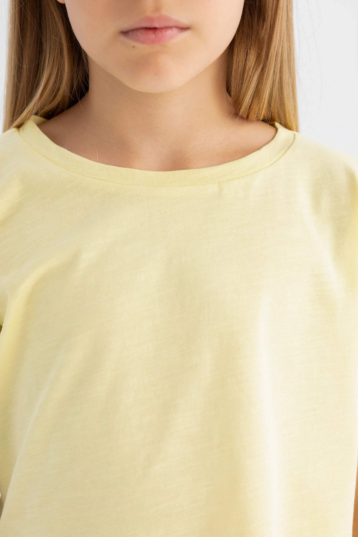 Girl Boxy Fit Crew Neck Basic T-Shirt