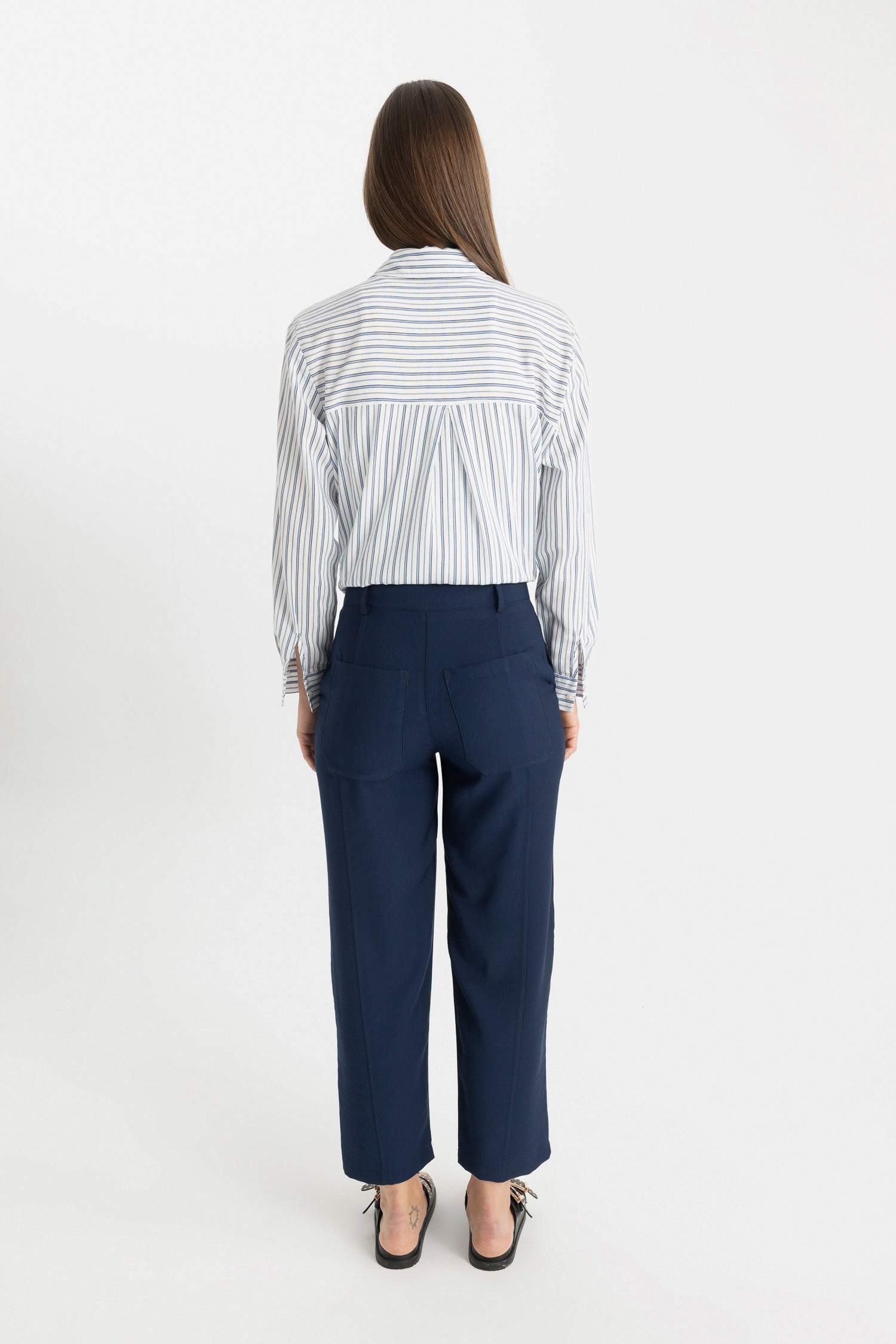 بنطرون منسوج قصة عادية