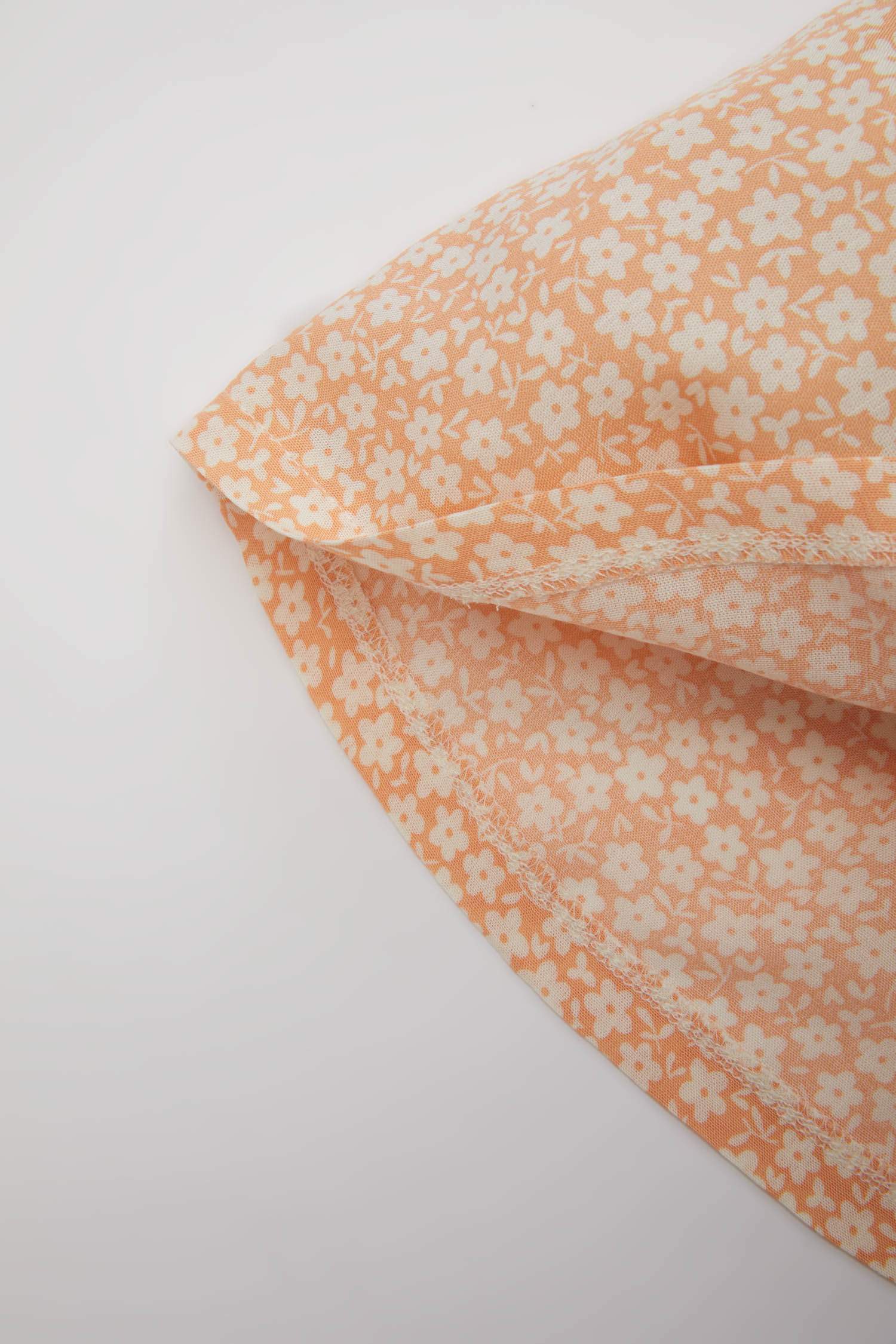 فستان بناتي فلورال فيسكوز قصة عادية نص كم بياقة بيبي