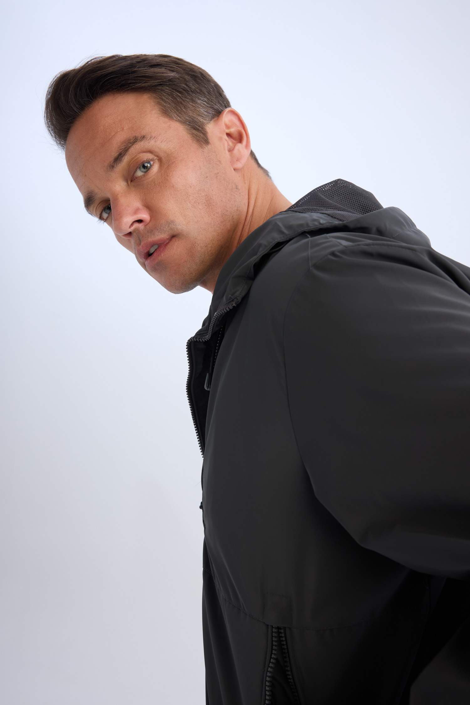 Regular Fit Kapüşonlu Mont Fermuarlı Cepli File Astarlı Mevsimlik