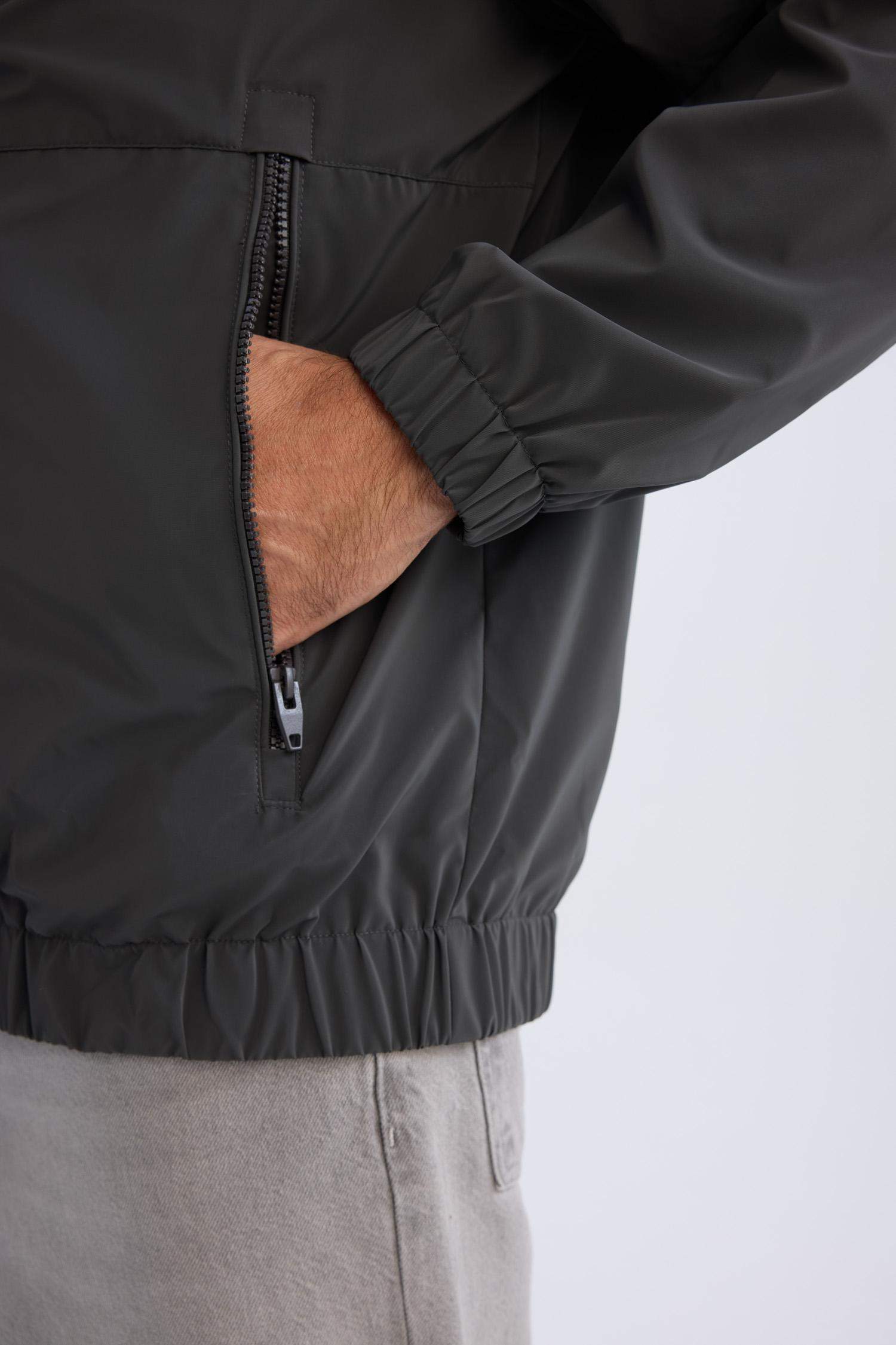 Regular Fit Kapüşonlu Mont Fermuarlı Cepli File Astarlı Mevsimlik