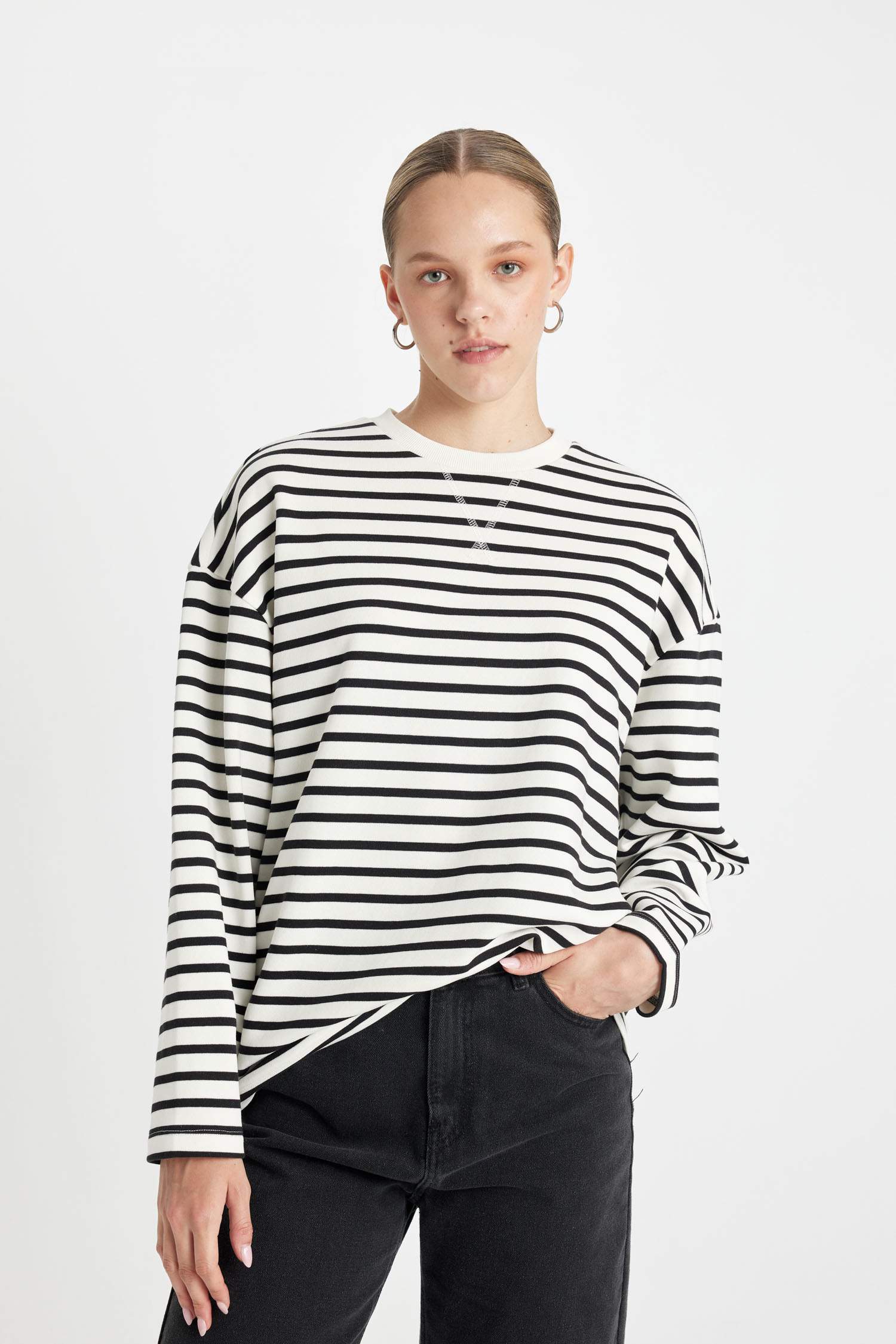 T-Shirt Oversize Rayé à manches Longues et Col Rond