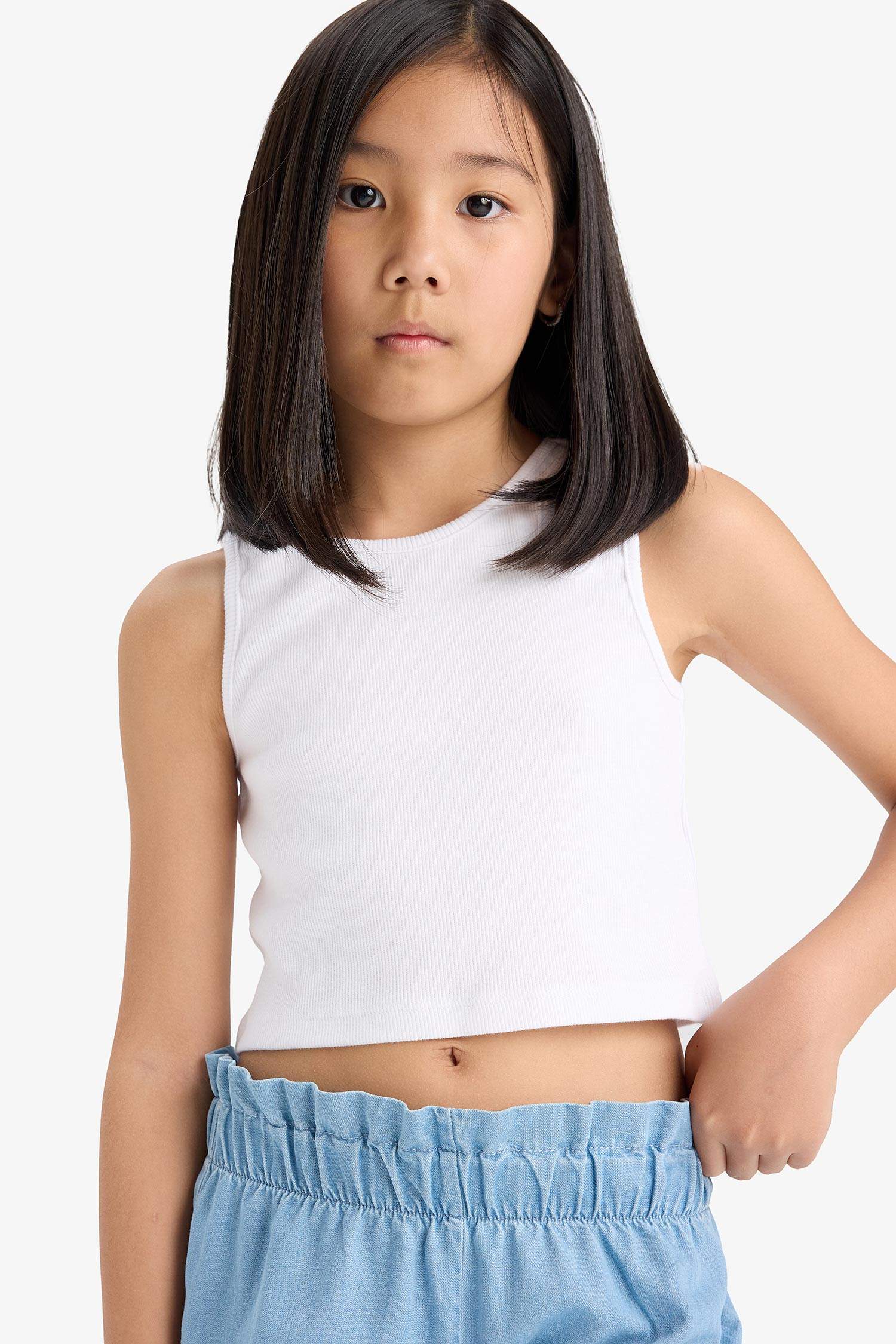 كروب توب ابيض سليم فيت بياخة مستديرة