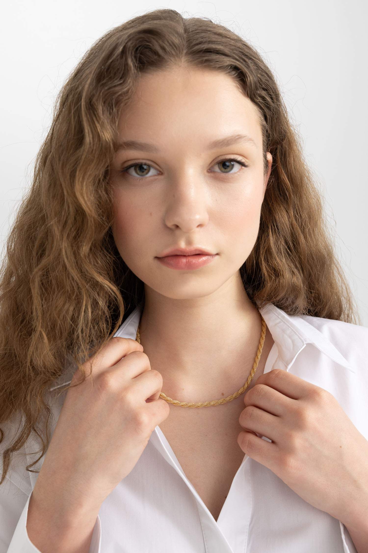 Woman Thick Chain Gold Necklace