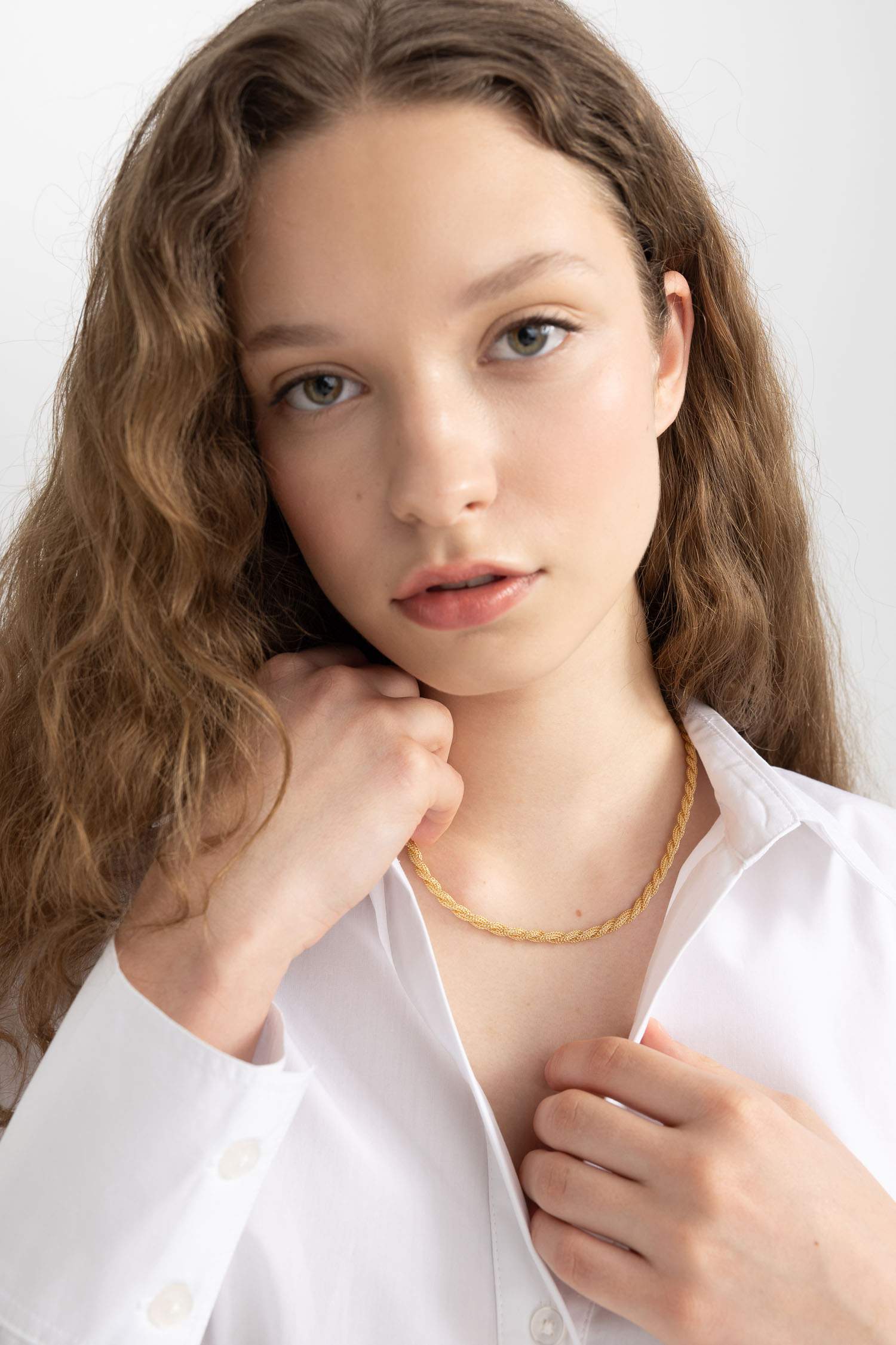 Woman Thick Chain Gold Necklace