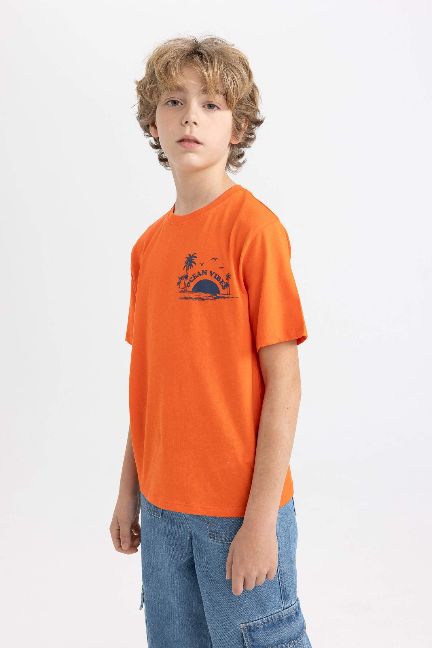 Erkek Çocuk Bisiklet Yaka Sırt Baskılı Kısa Kollu Tişört