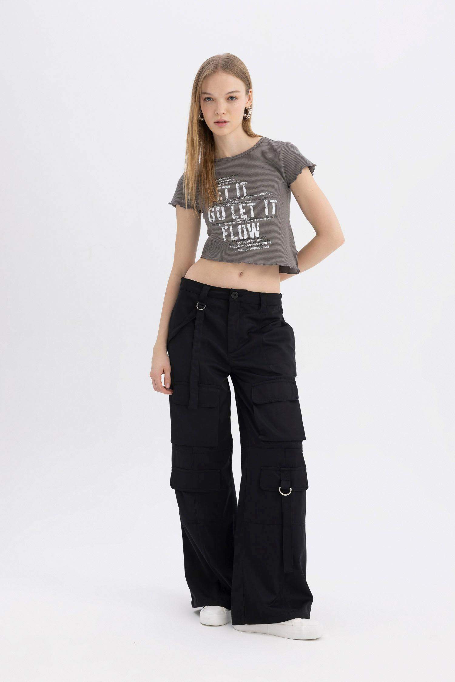 Wide Leg Cargo Pants