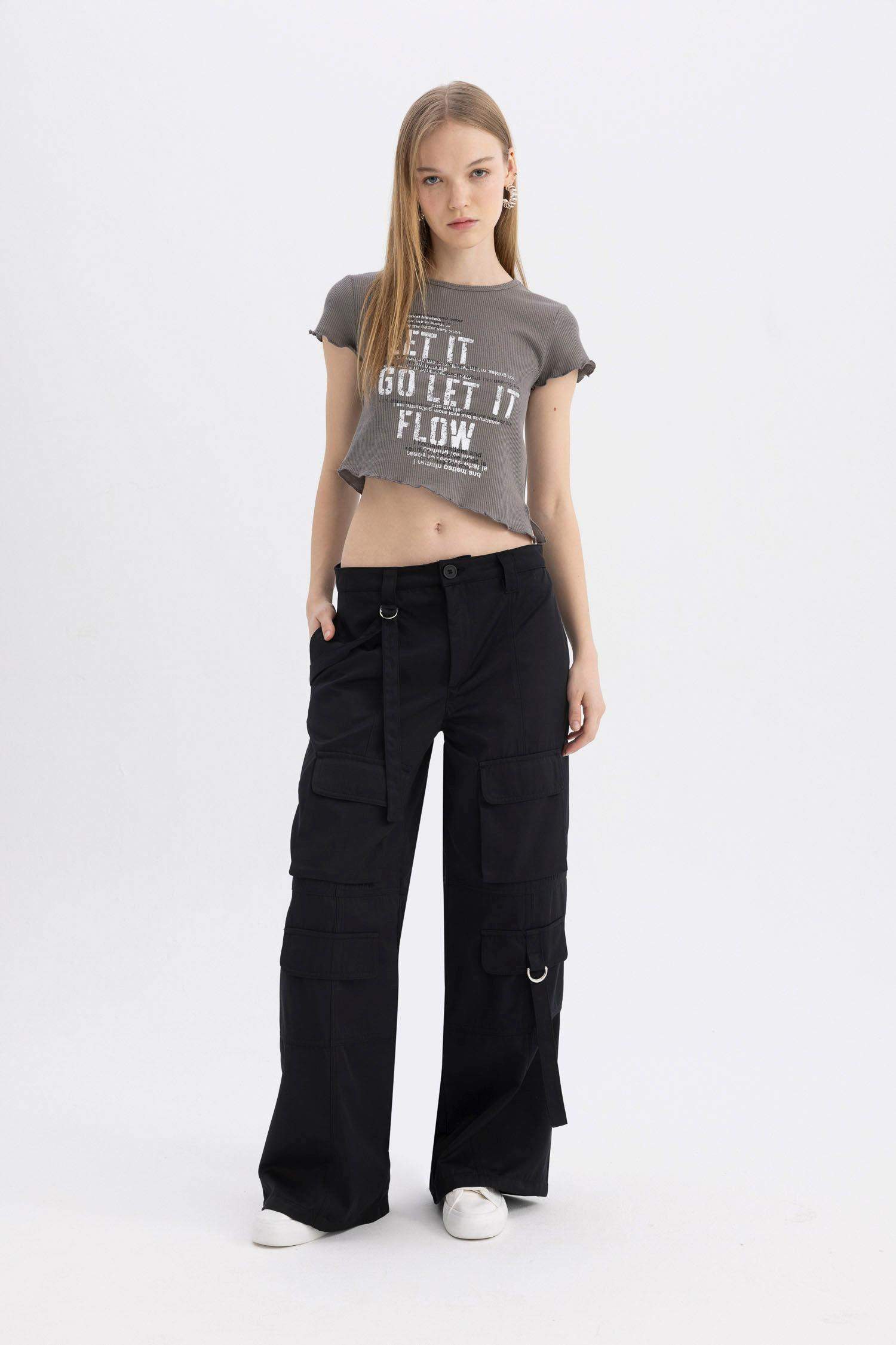 Wide Leg Cargo Pants