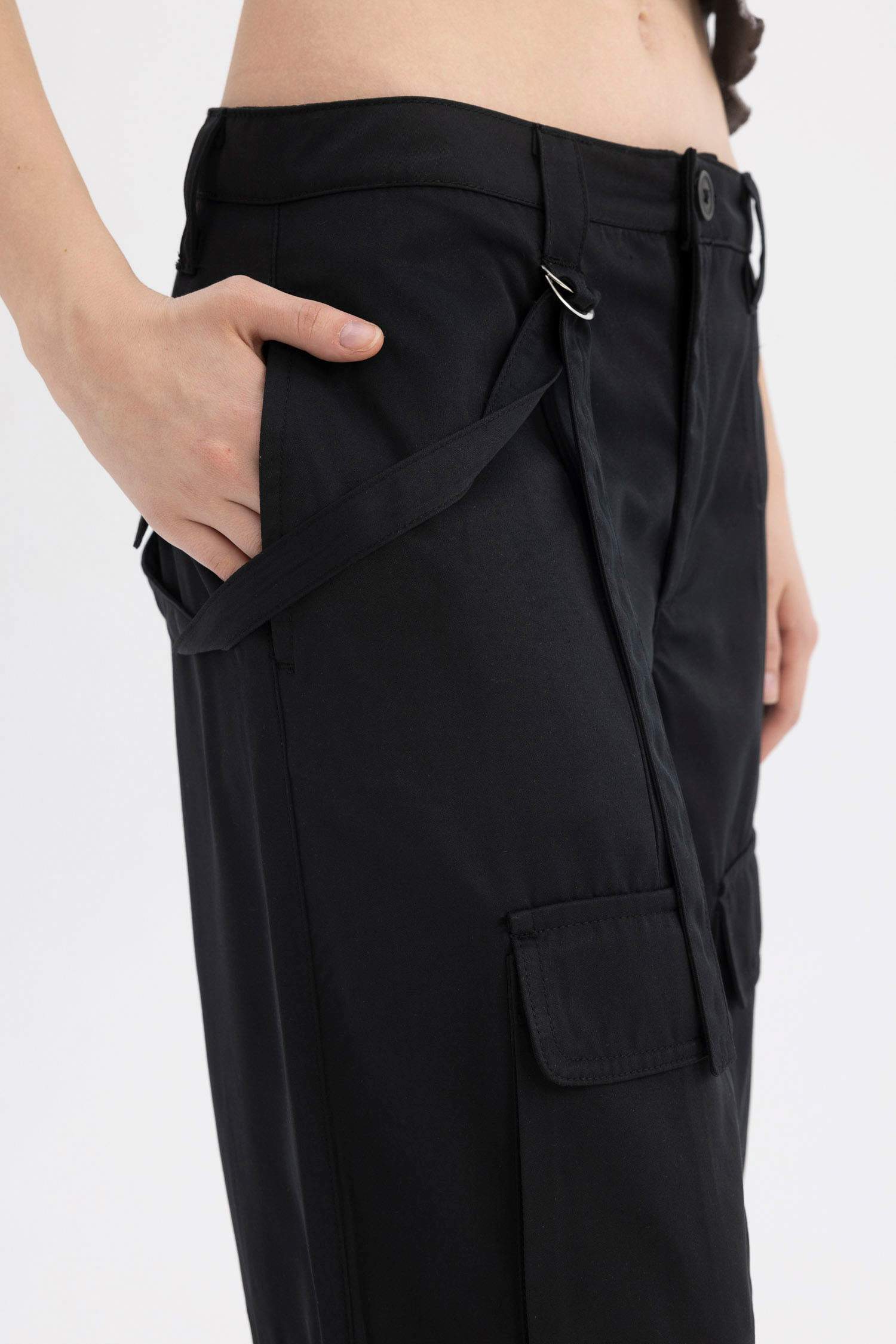 Wide Leg Cargo Pants