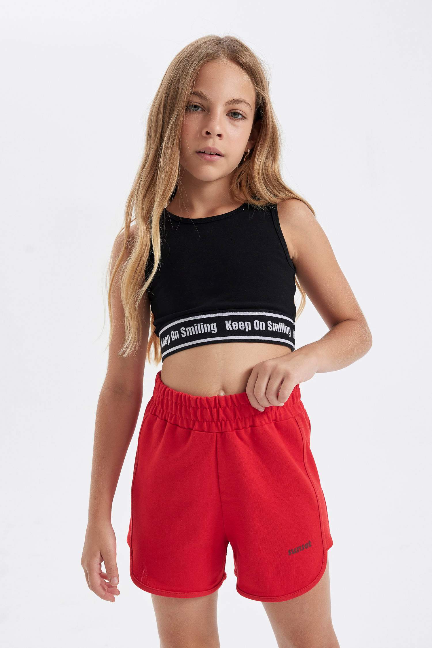 كروب توب بناتي بدون ردن بياخة مستديرة