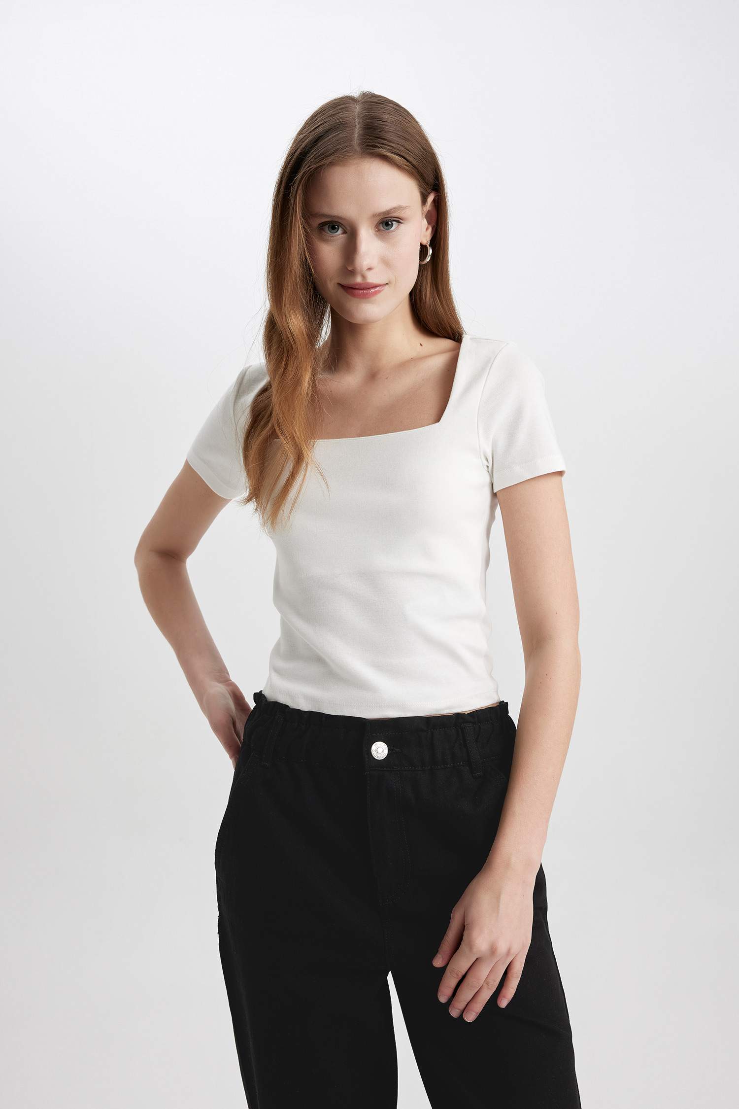 Slim Fit Dar Kesim Kare Yaka Fitilli Kaşkorse Kısa Kollu Tişört