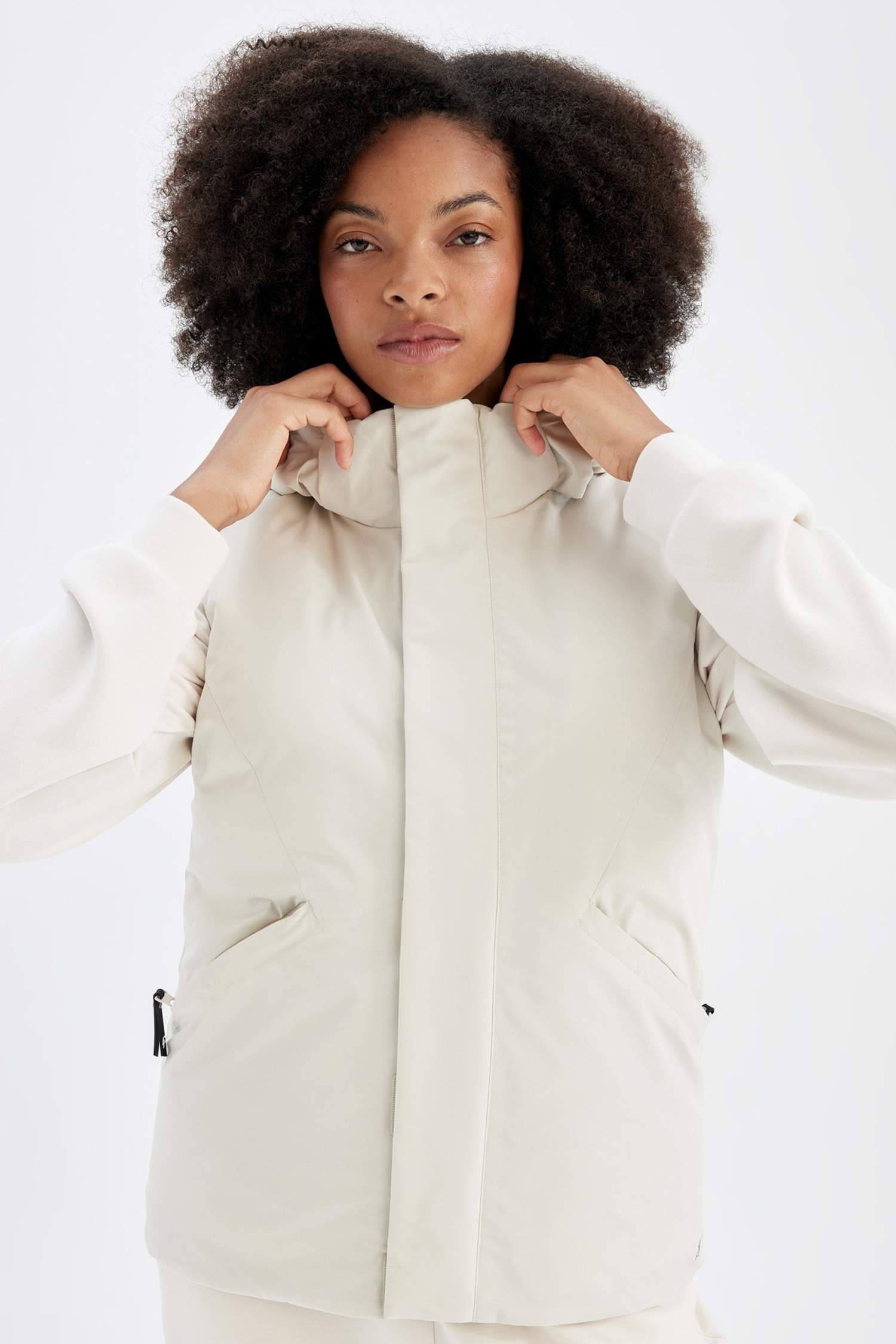 DeFactoFit Su İtici Regular Fit Kapüşonlu Sporcu Yelek