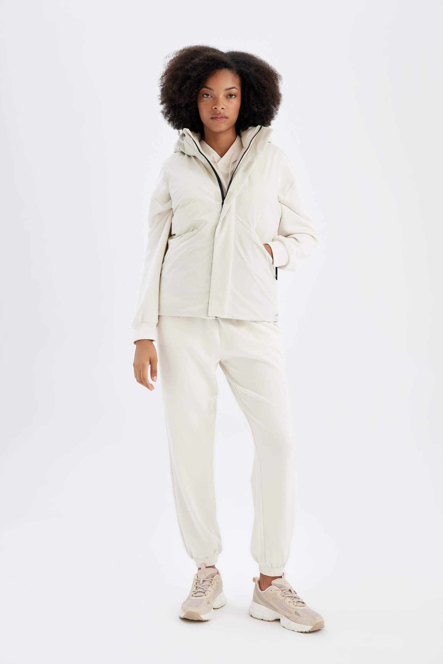 DeFactoFit Su İtici Regular Fit Kapüşonlu Sporcu Yelek