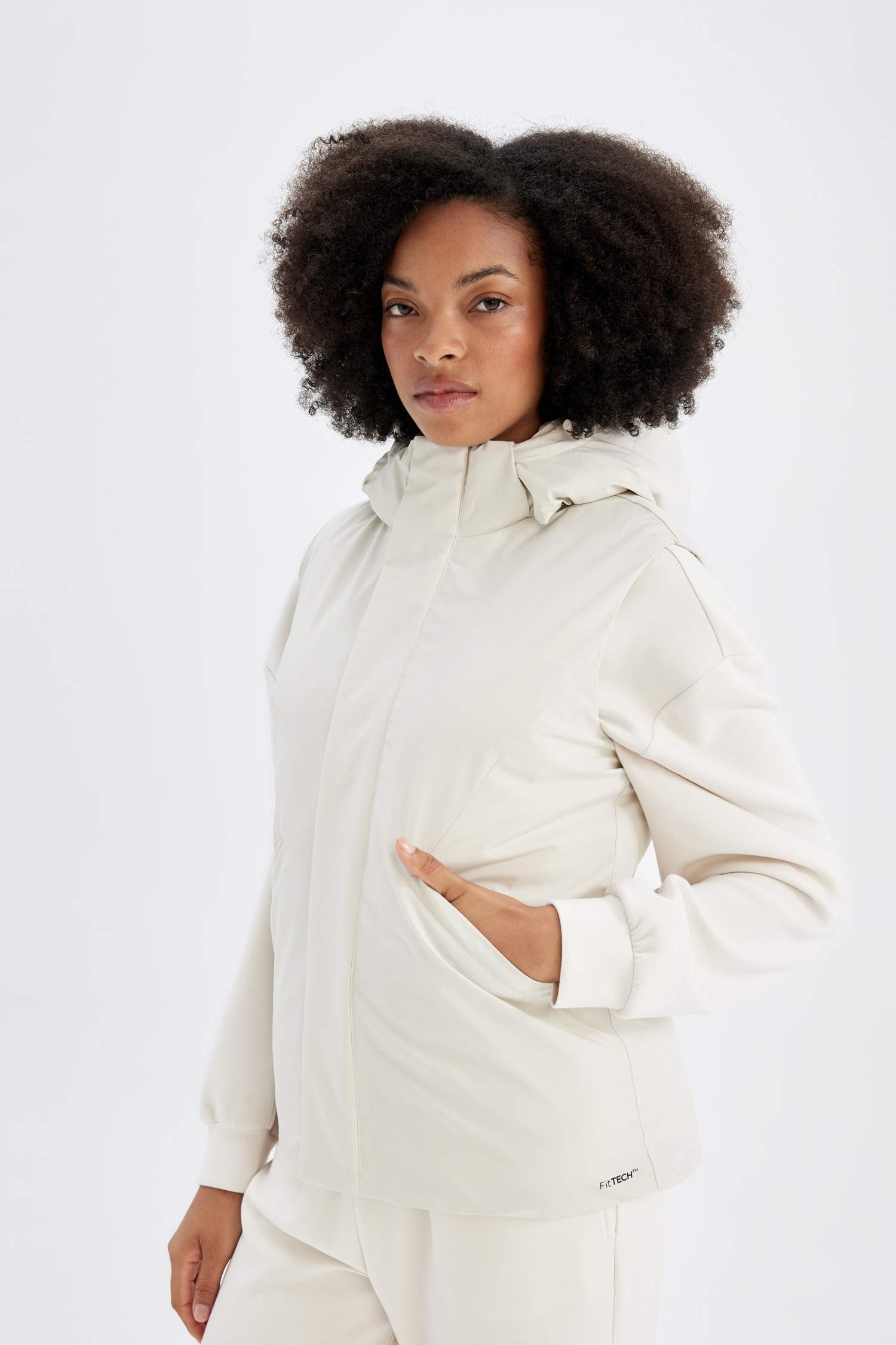 DeFactoFit Su İtici Regular Fit Kapüşonlu Sporcu Yelek