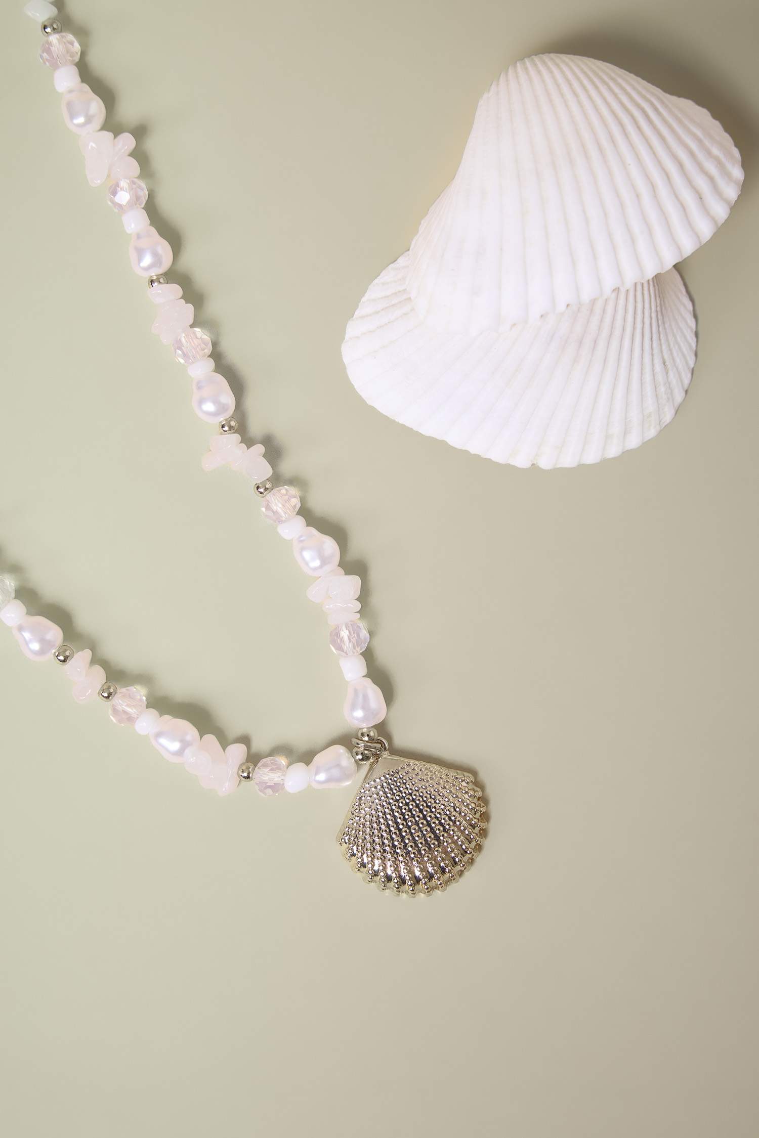 Әйелдерге алқа