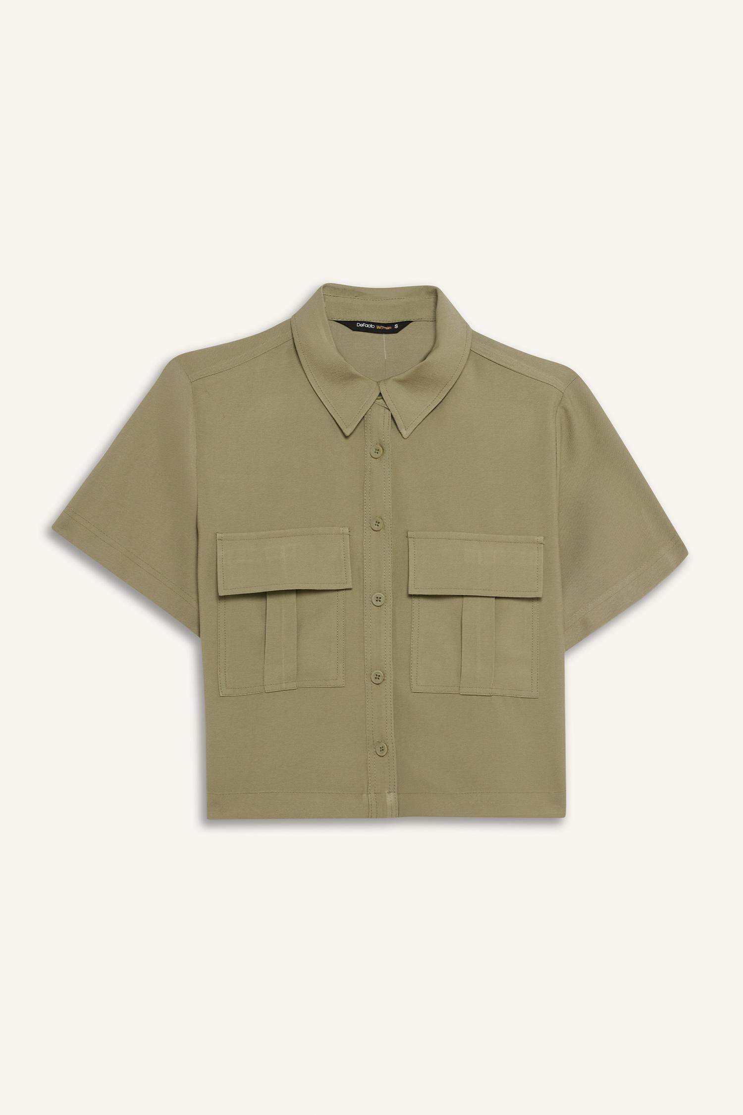 Chemise courte en tensel à manches courtes et poches