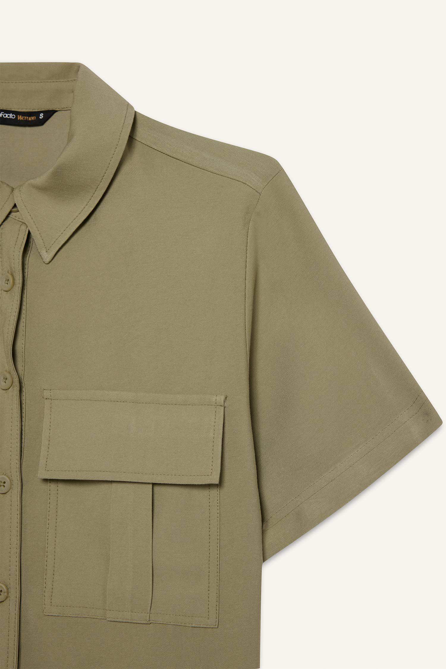 Chemise courte en tensel à manches courtes et poches